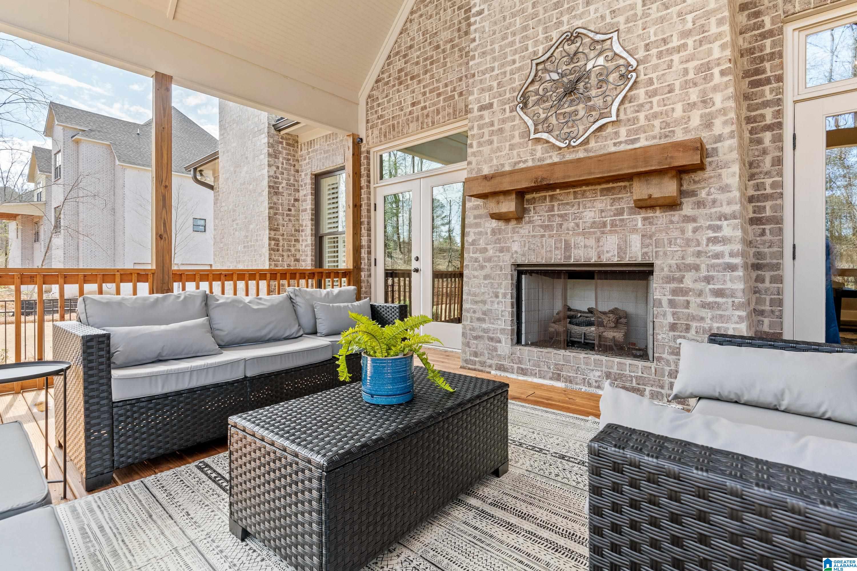 2049 HIGHLAND GATE WAY