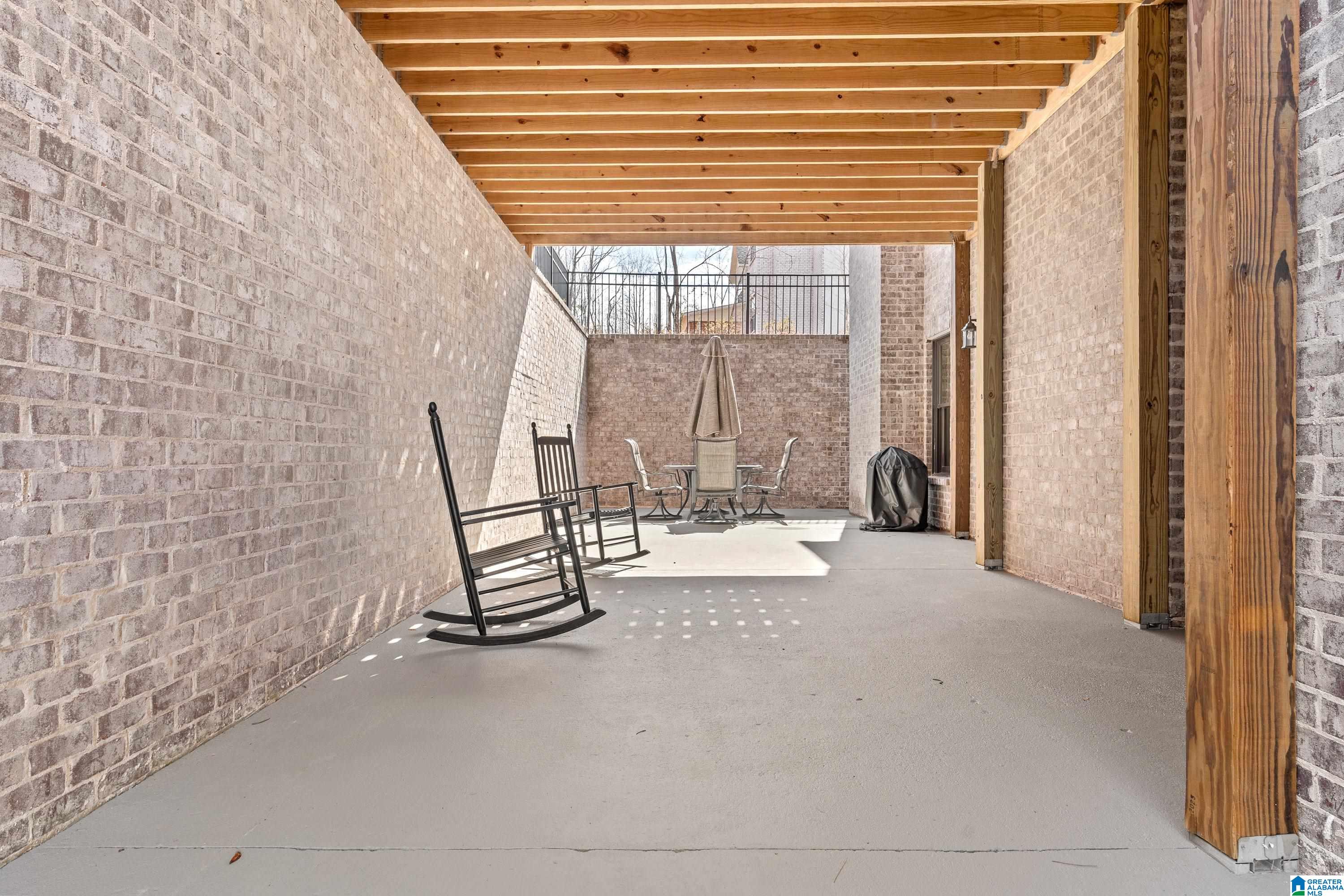 2049 HIGHLAND GATE WAY