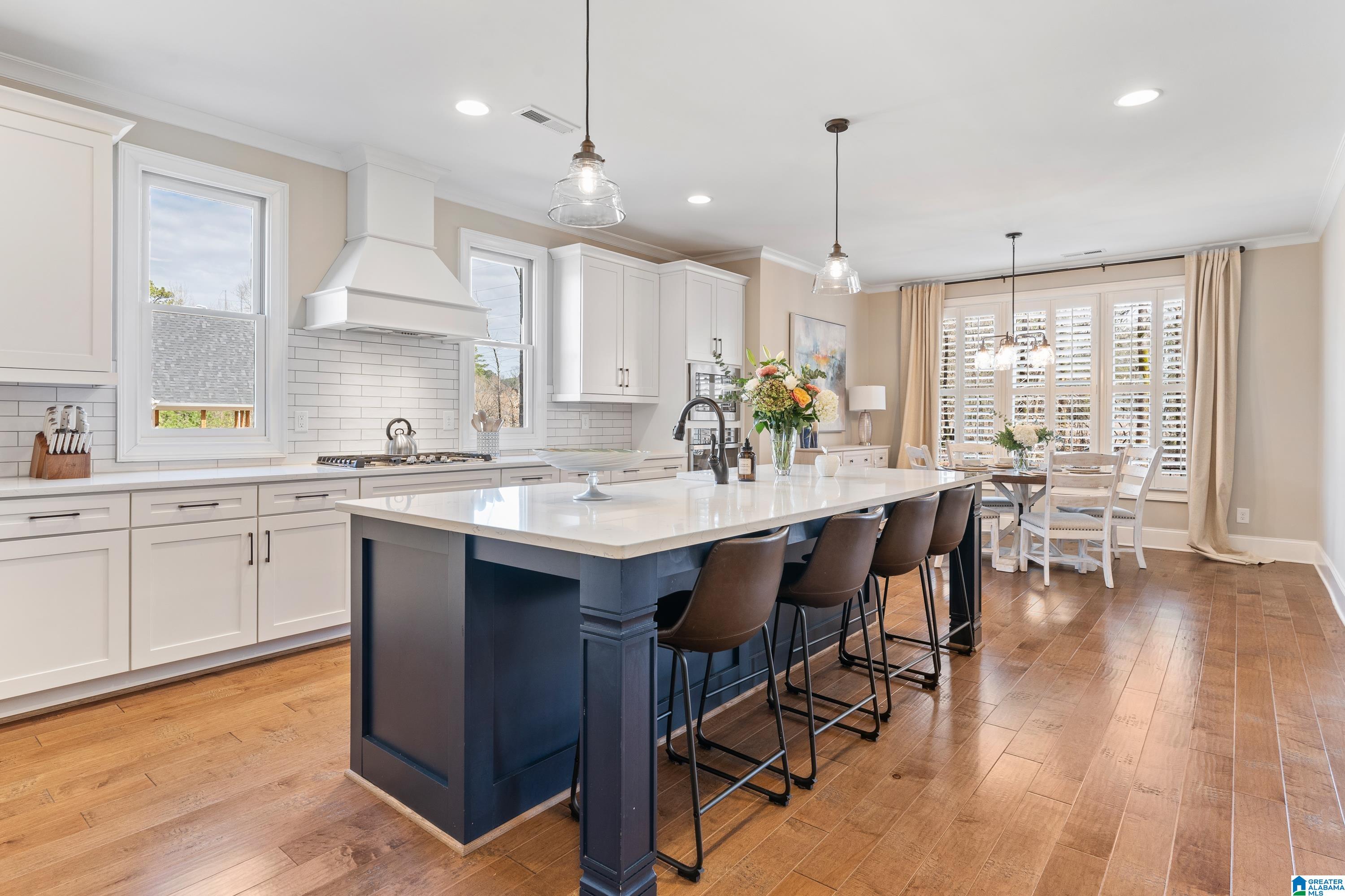 2049 HIGHLAND GATE WAY