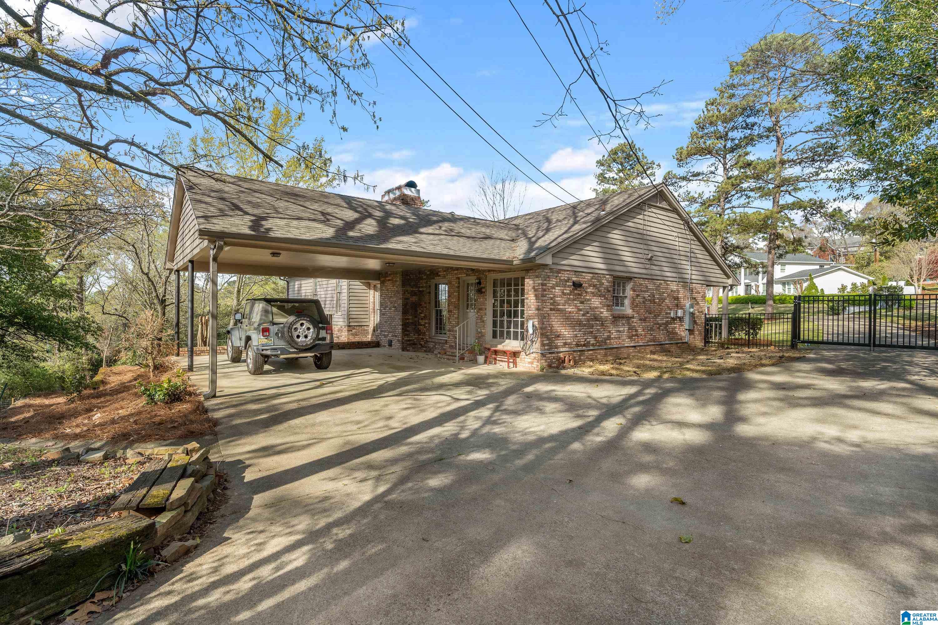 3561 WESTBURY ROAD