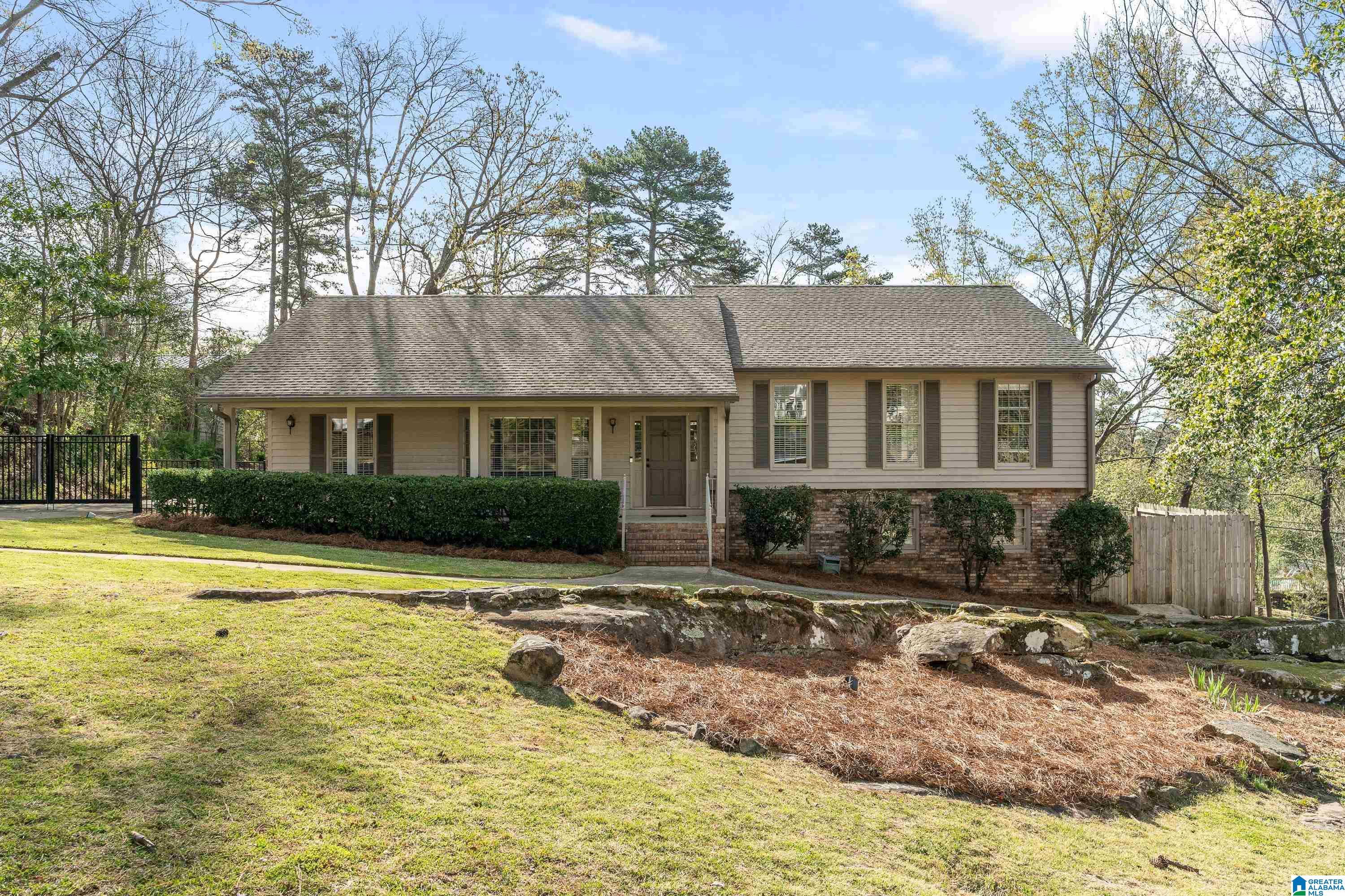 3561 WESTBURY ROAD
