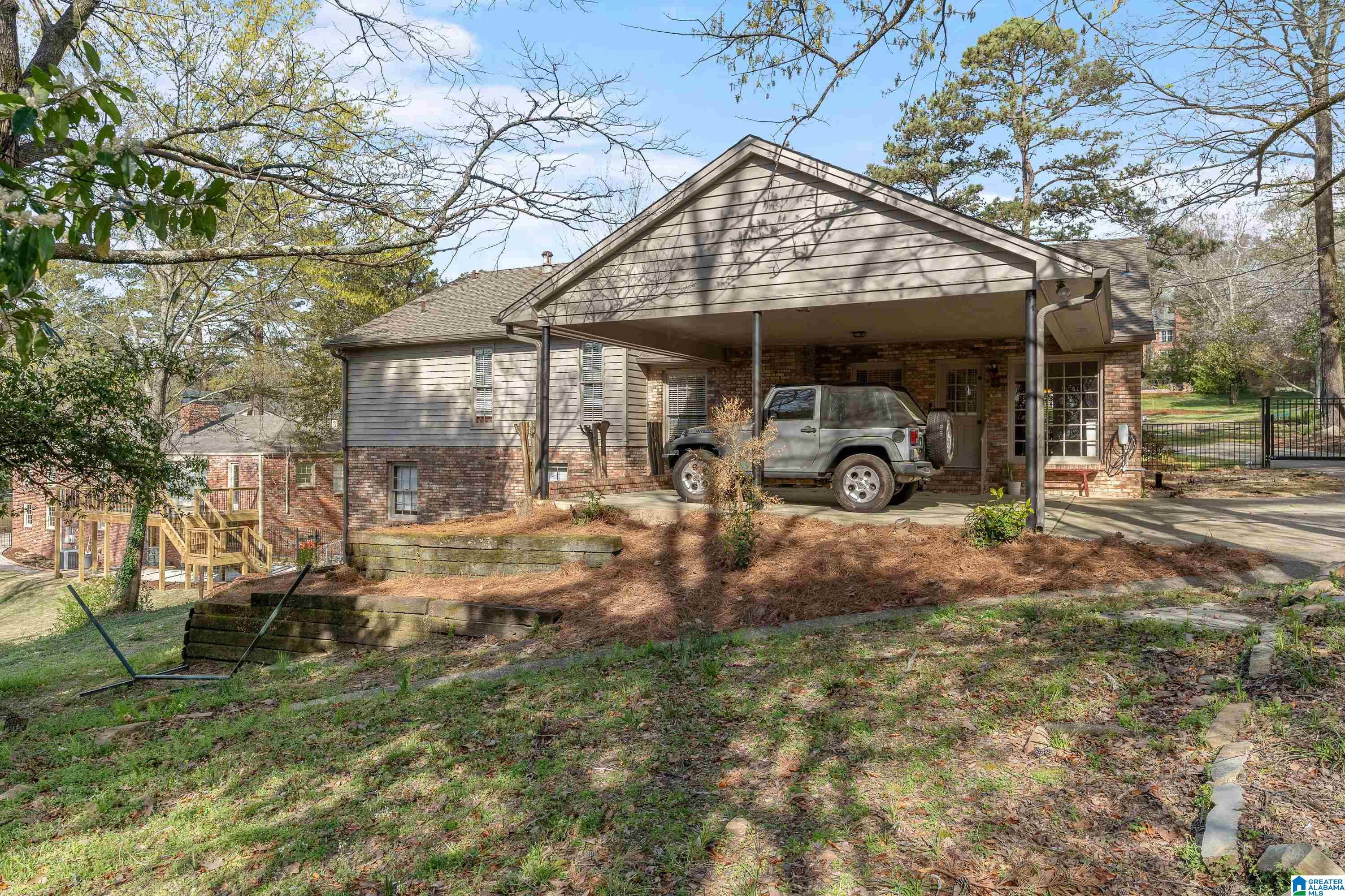 3561 WESTBURY ROAD