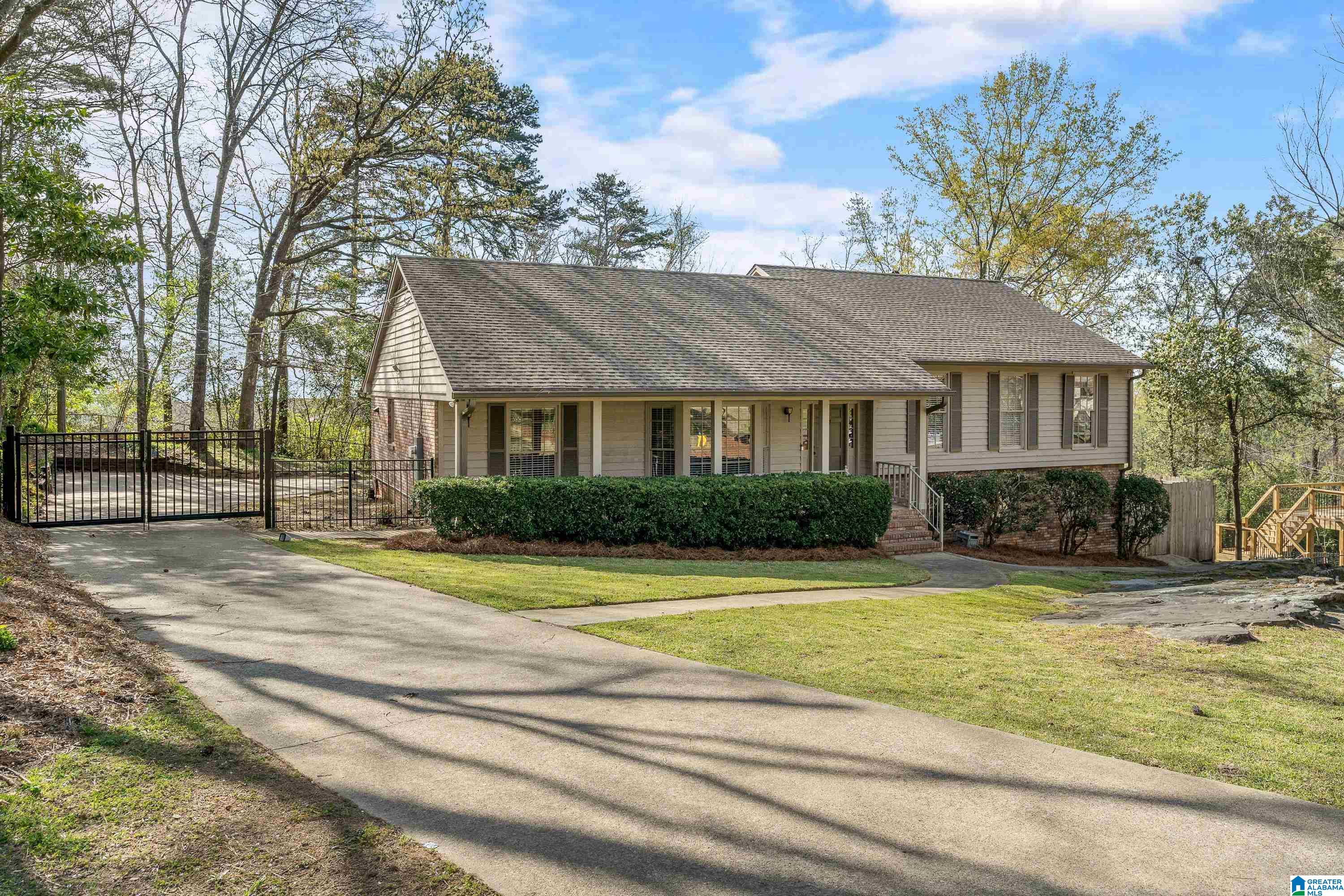 3561 WESTBURY ROAD