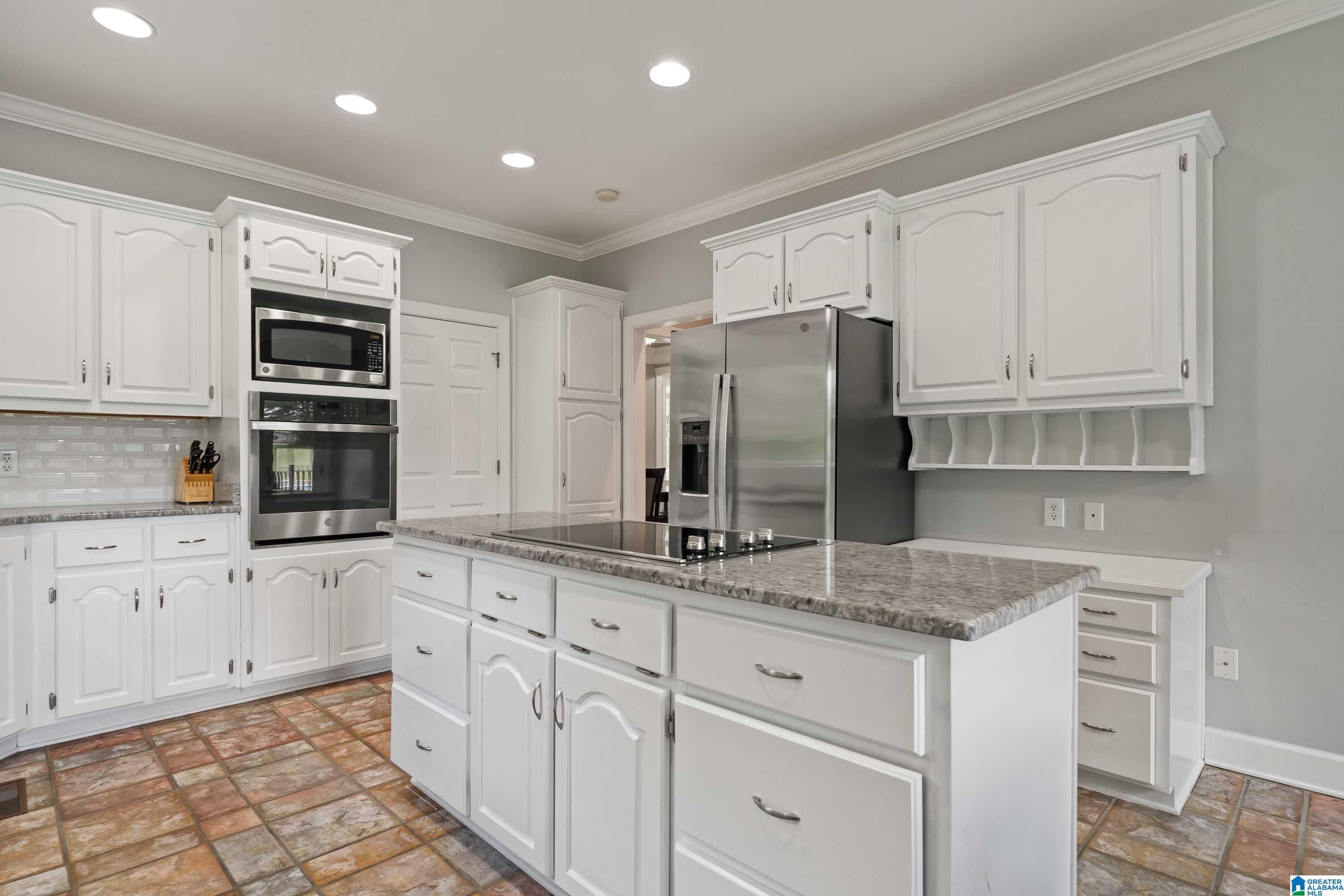 3671 WHITE ROAD