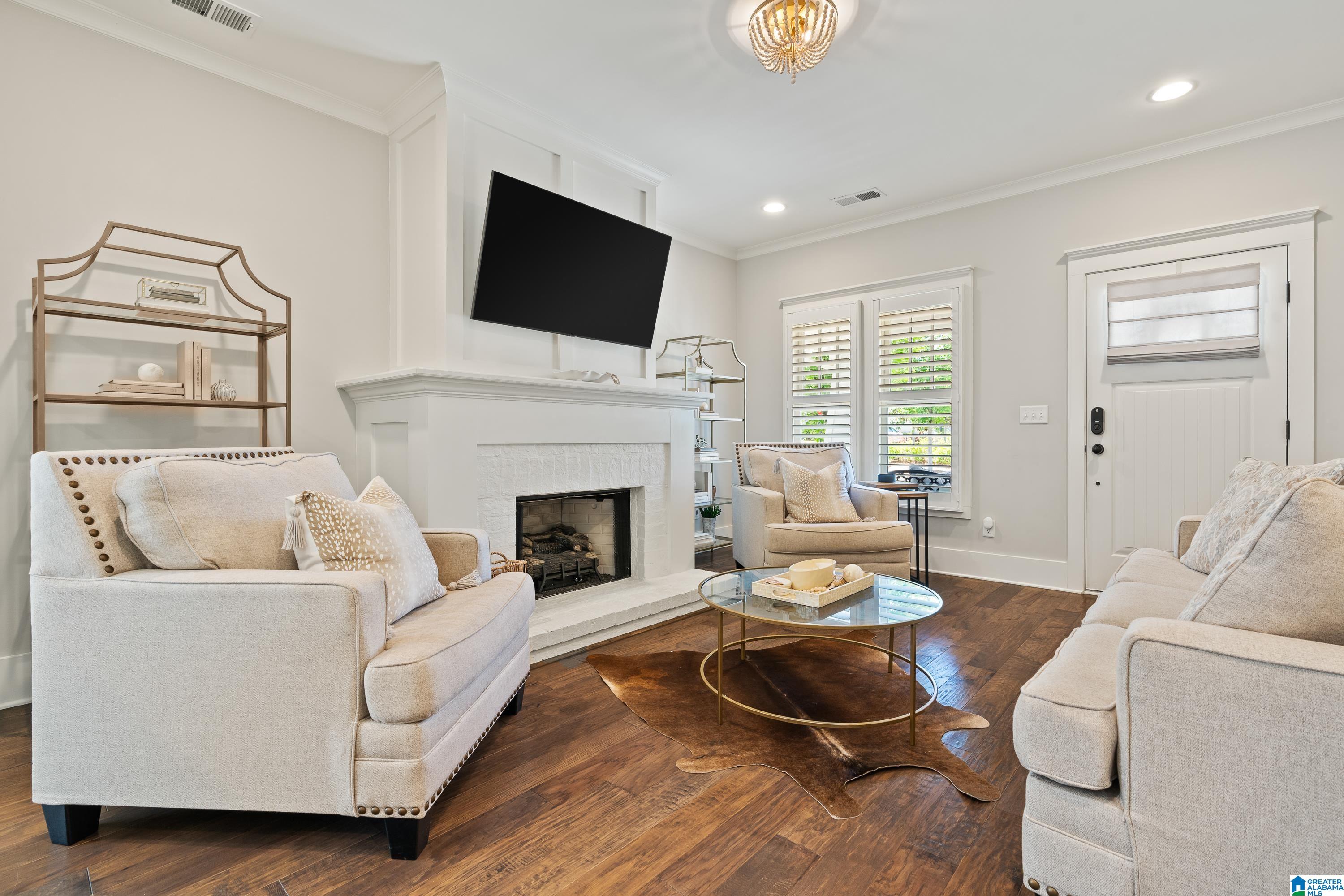 1445 SAWYER PASS