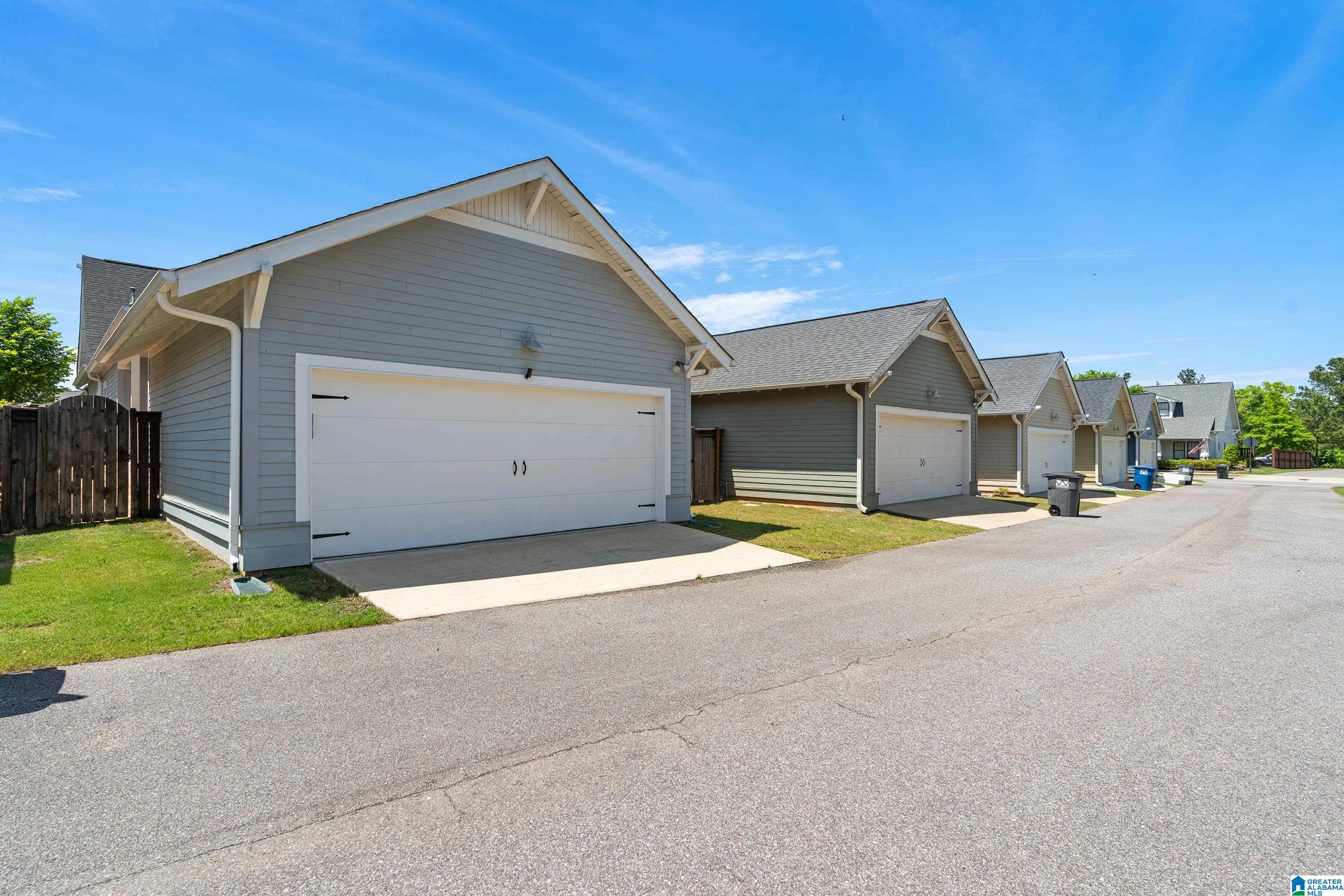 1445 SAWYER PASS