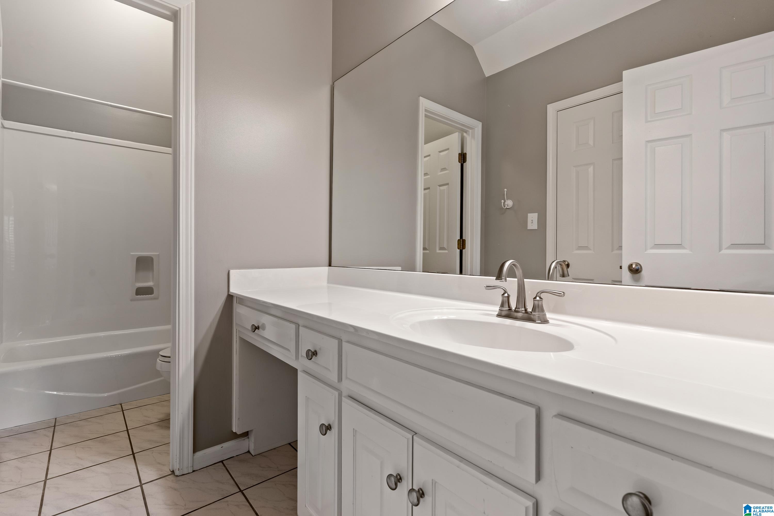 5265 LAKE CREST CIRCLE