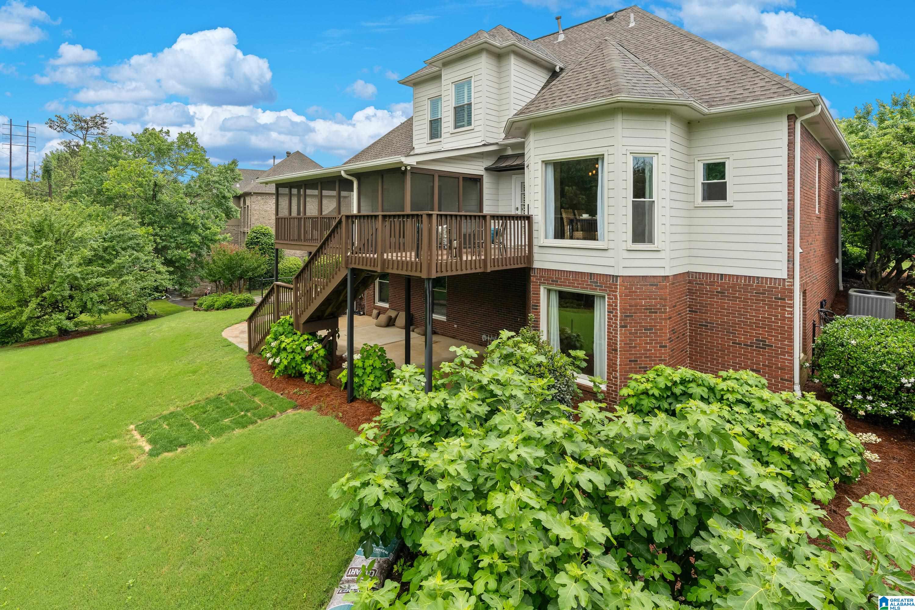 5265 LAKE CREST CIRCLE
