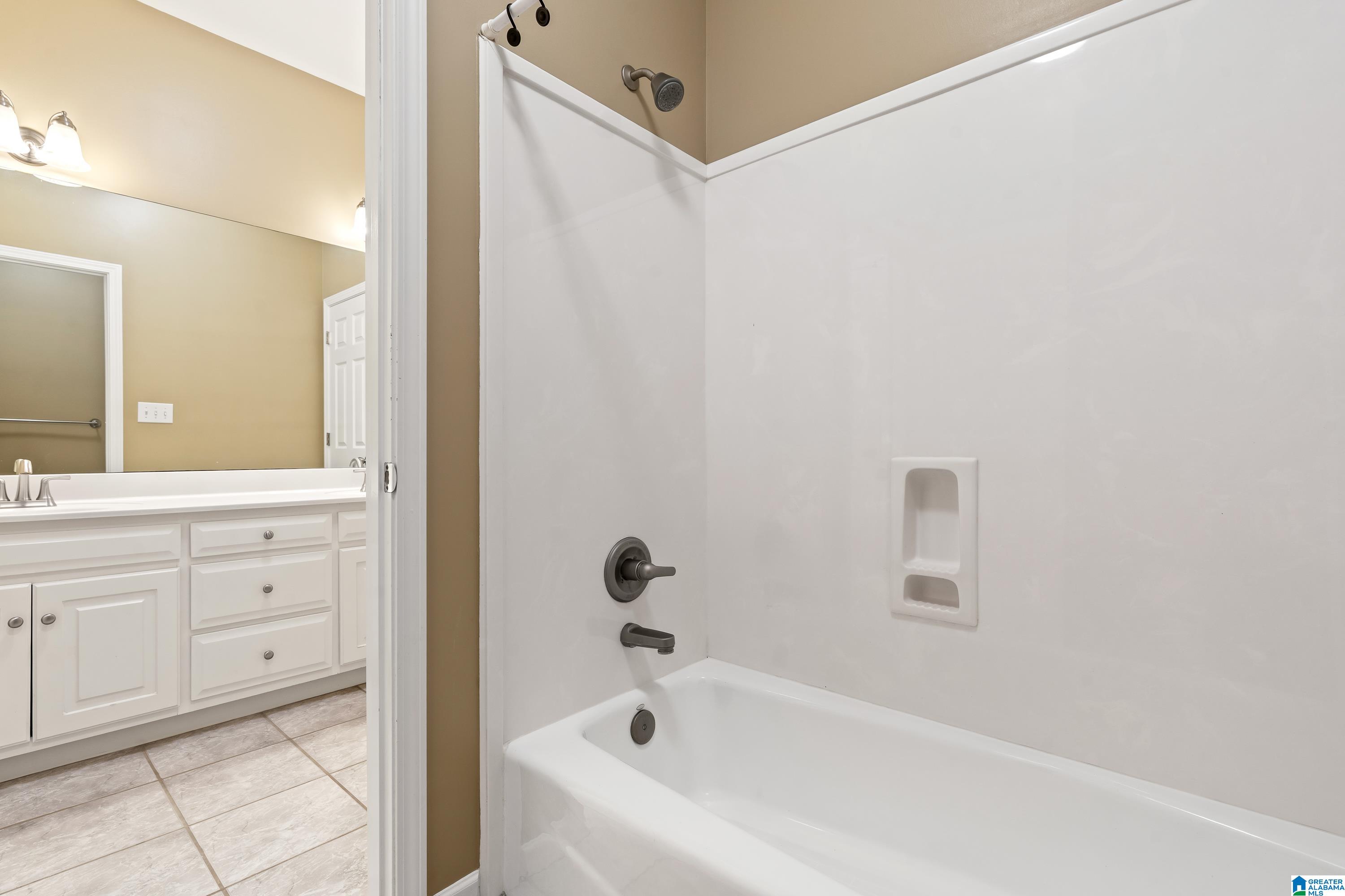 5265 LAKE CREST CIRCLE