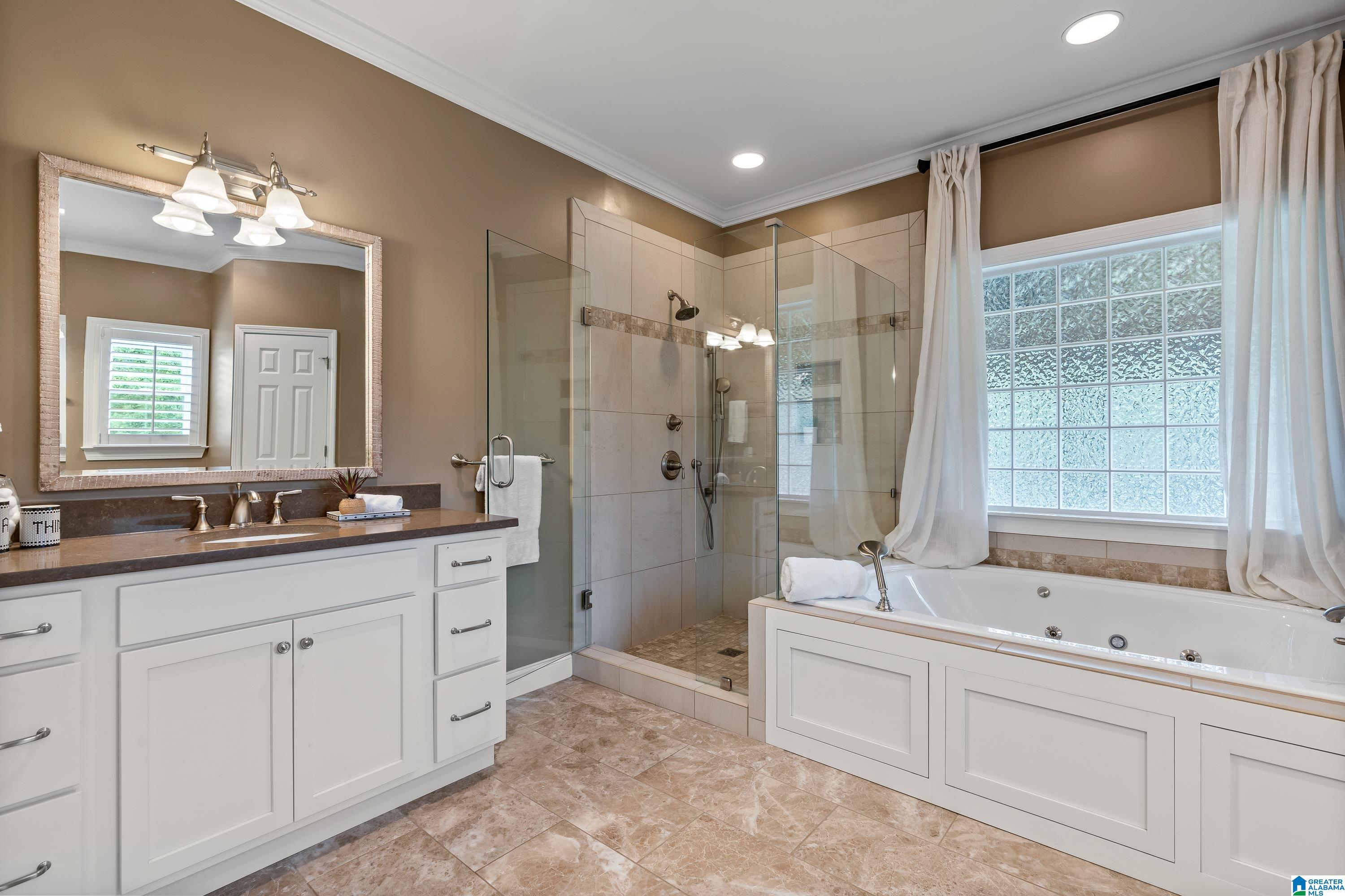 5265 LAKE CREST CIRCLE