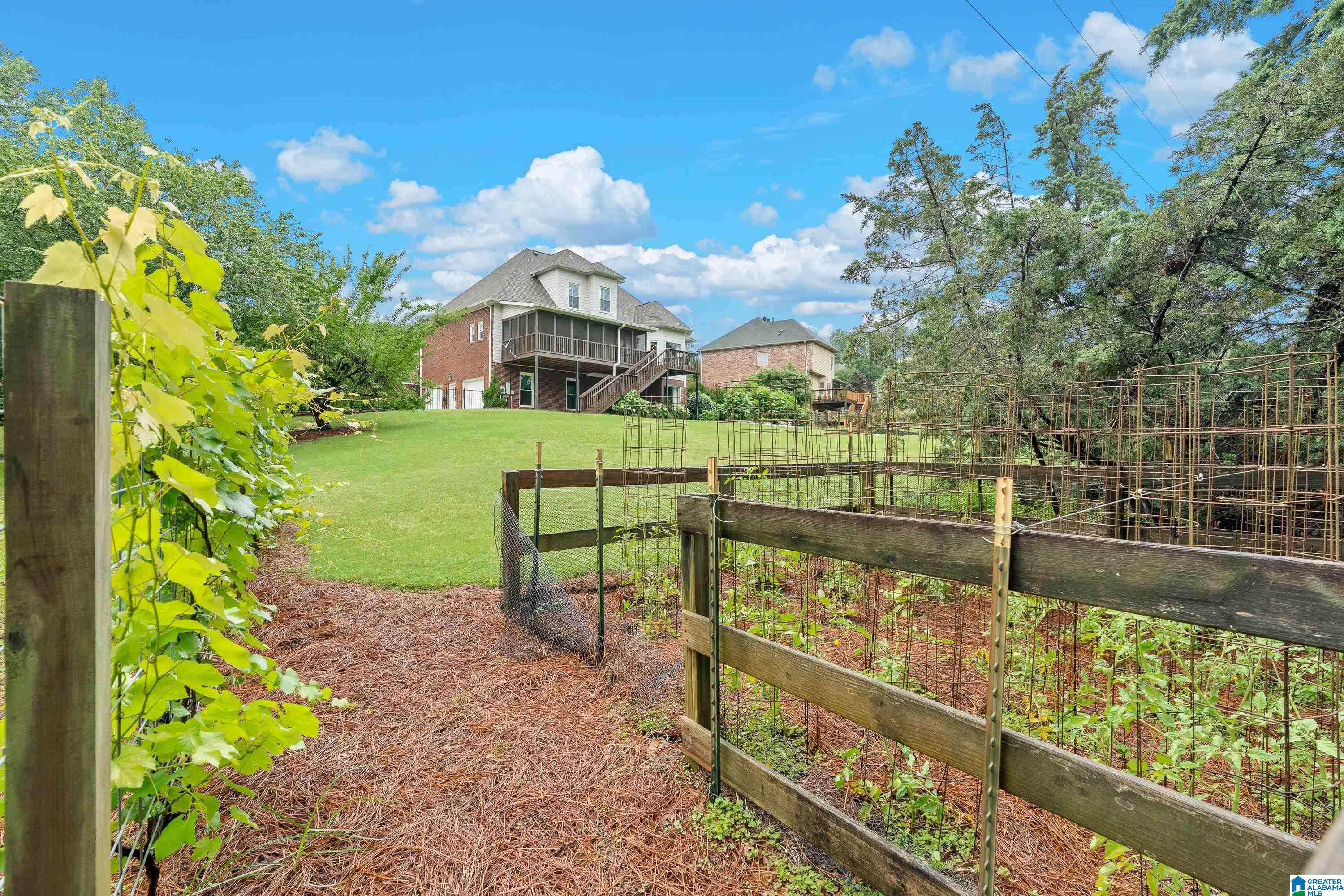 5265 LAKE CREST CIRCLE