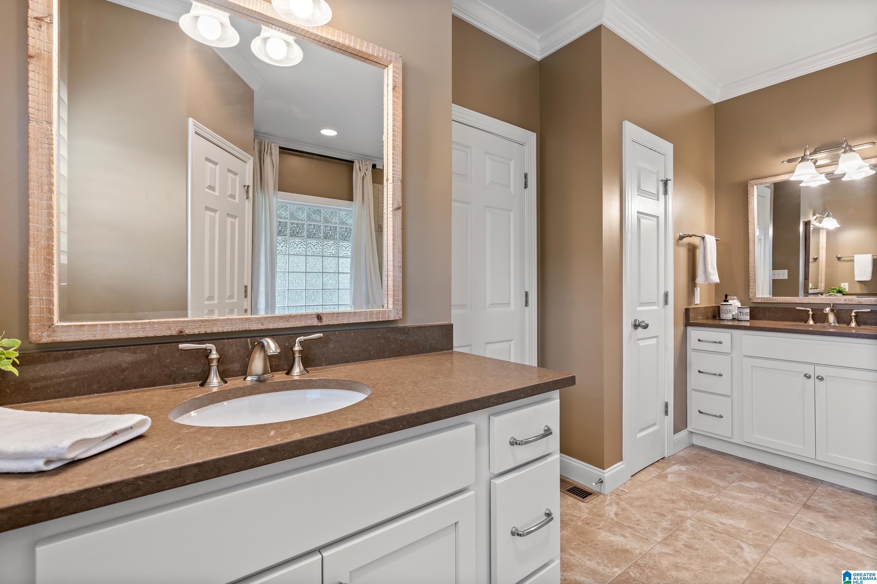 5265 LAKE CREST CIRCLE