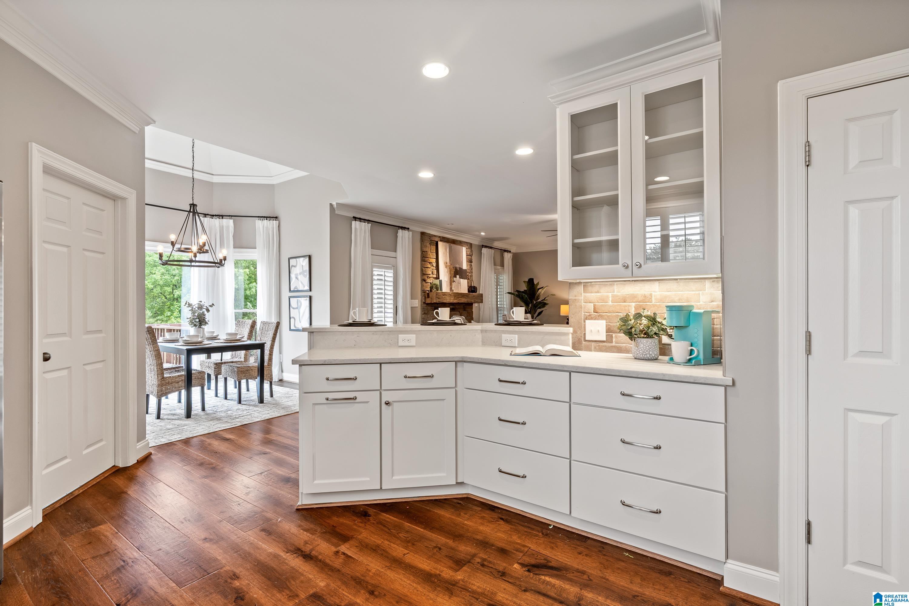 5265 LAKE CREST CIRCLE