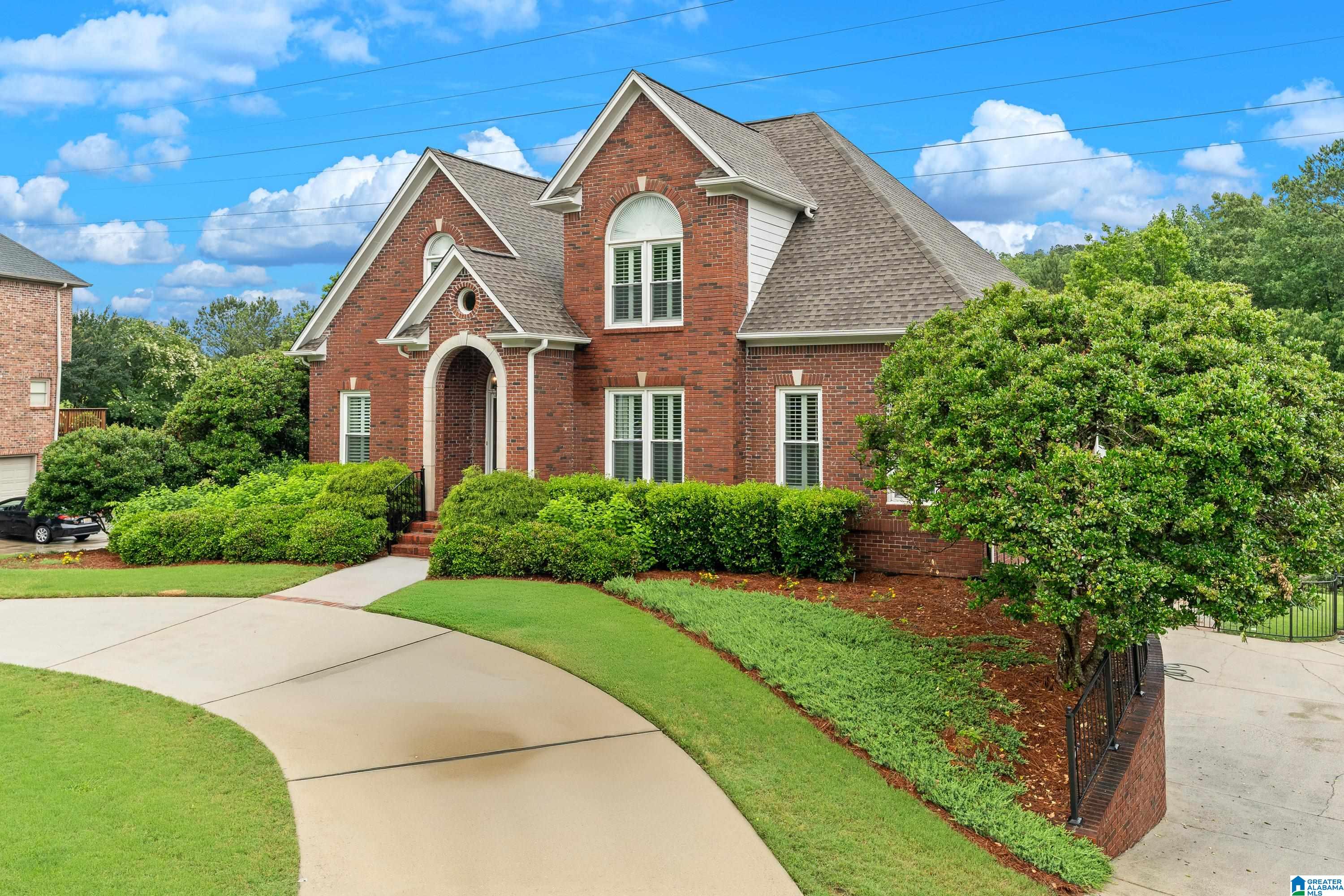 5265 LAKE CREST CIRCLE