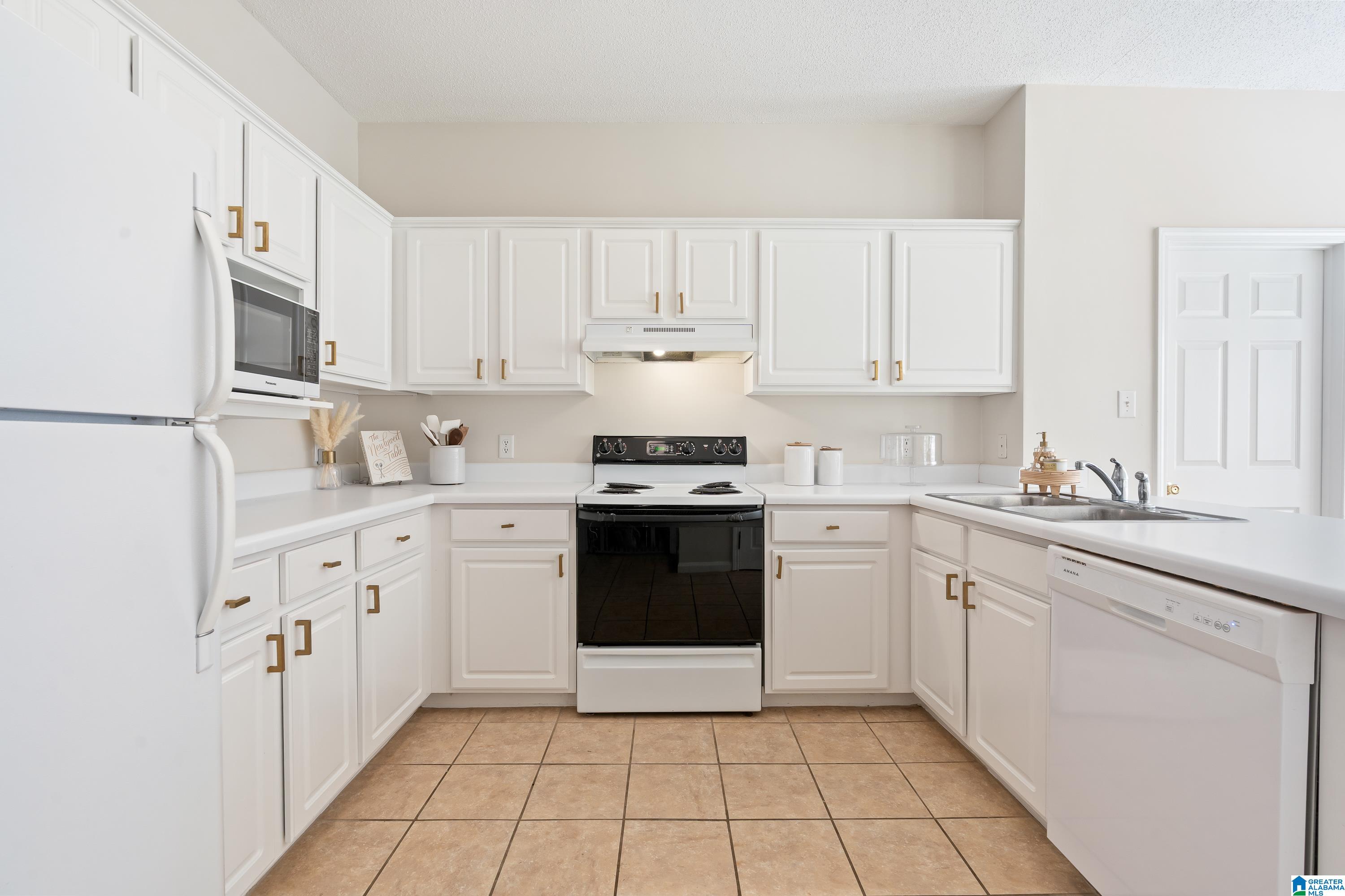 141 CRESTMONT LANE