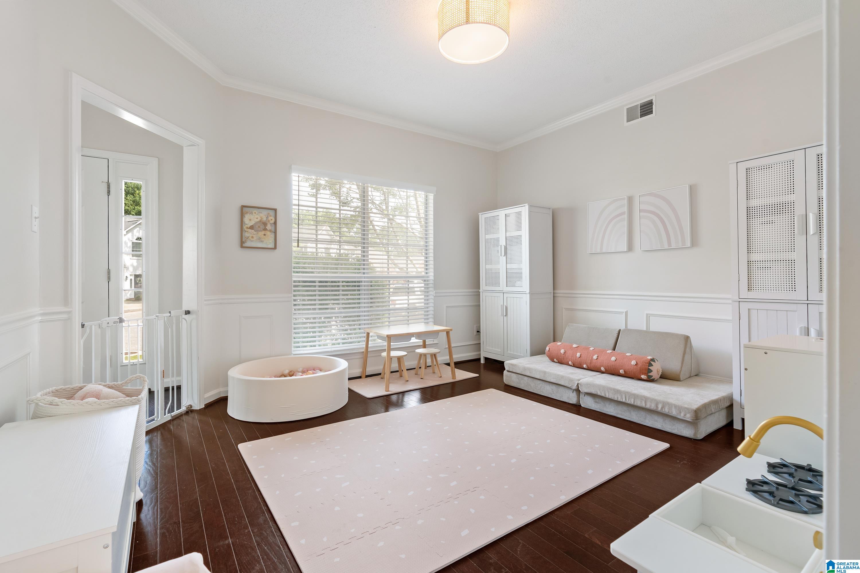 141 CRESTMONT LANE