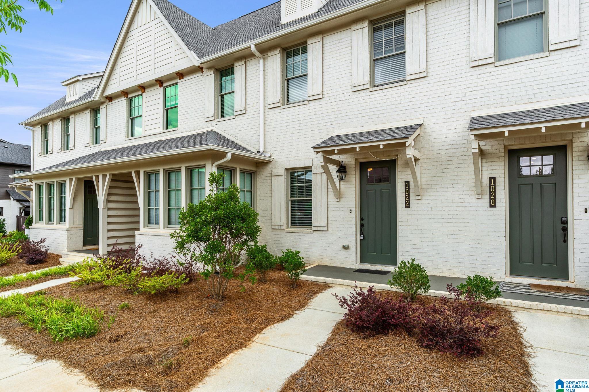 1022 WINDSOR DRIVE