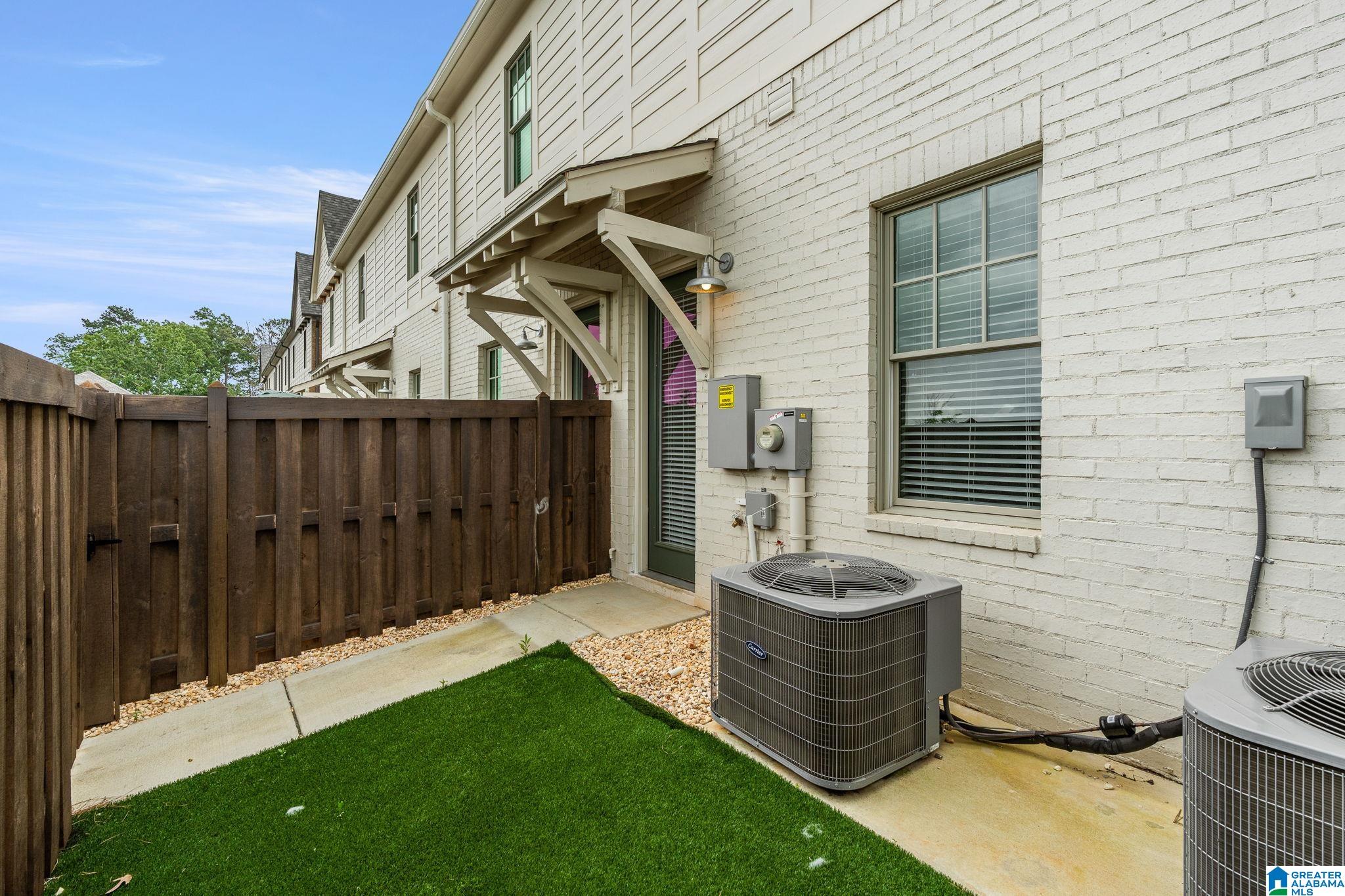 1022 WINDSOR DRIVE
