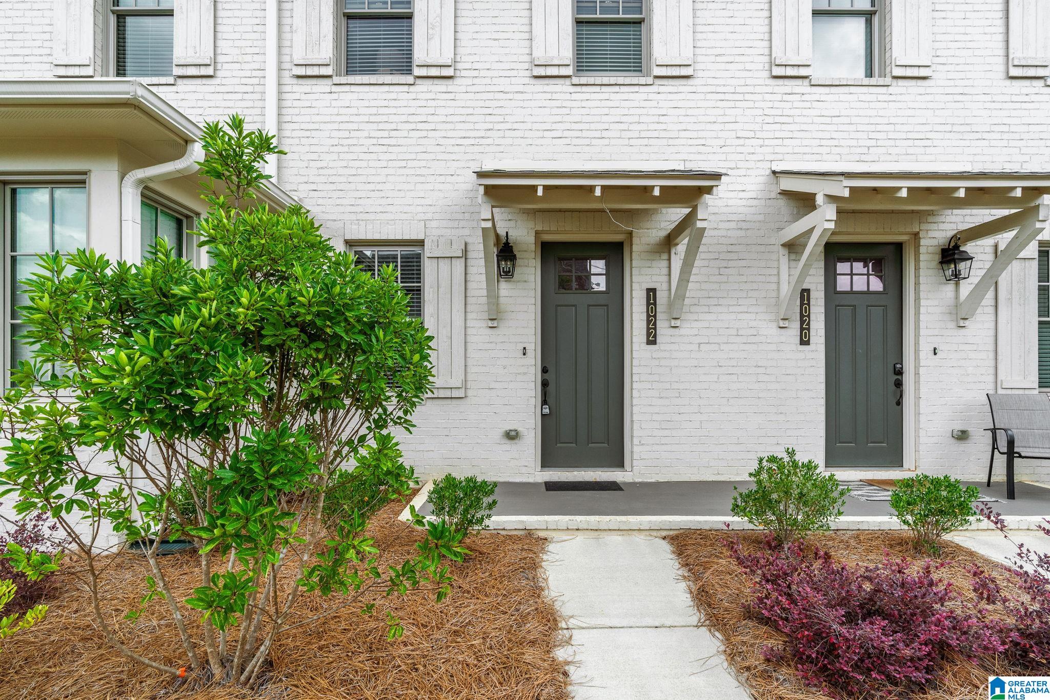 1022 WINDSOR DRIVE