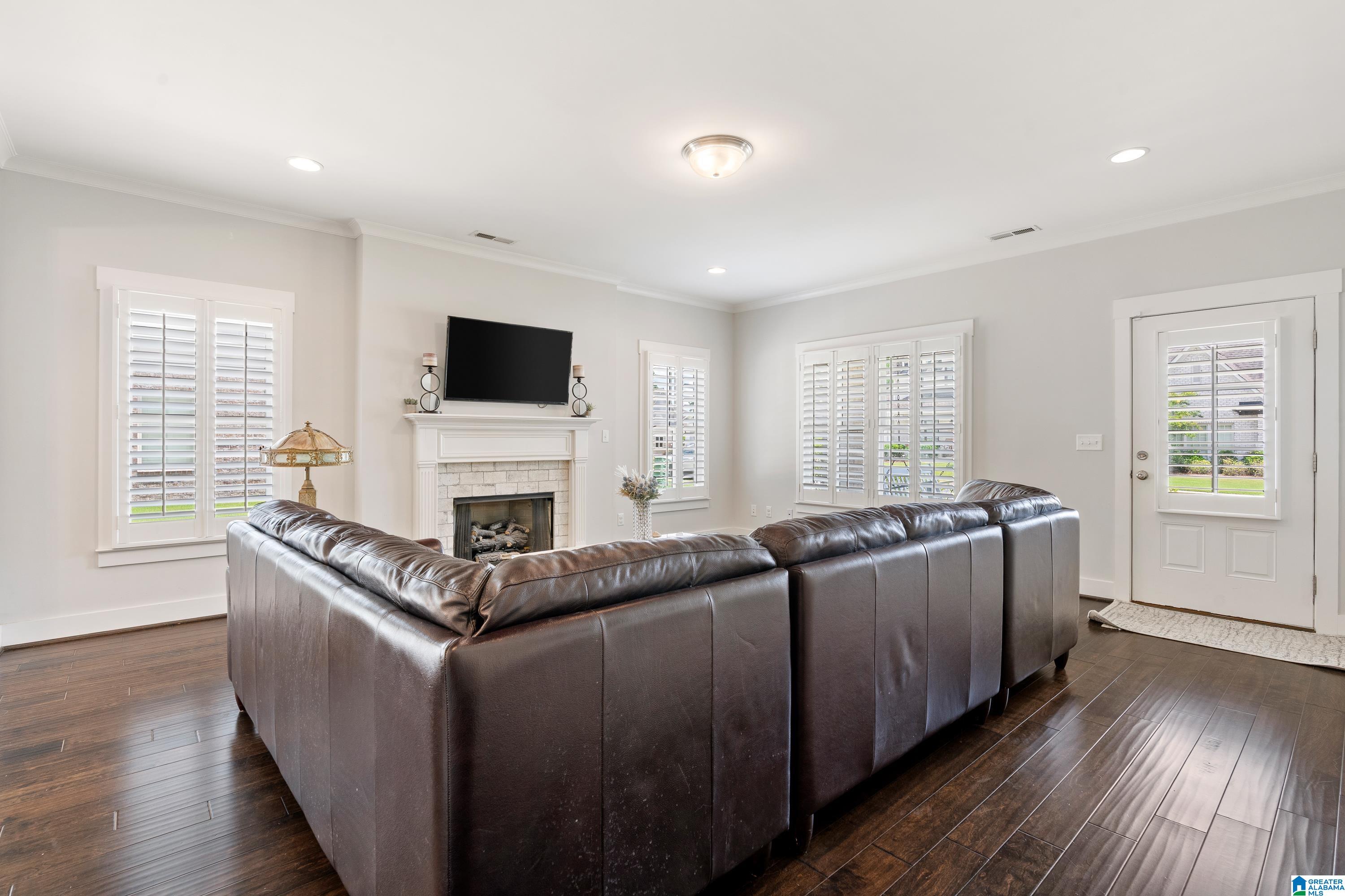 323 CROSSBRIDGE ROAD