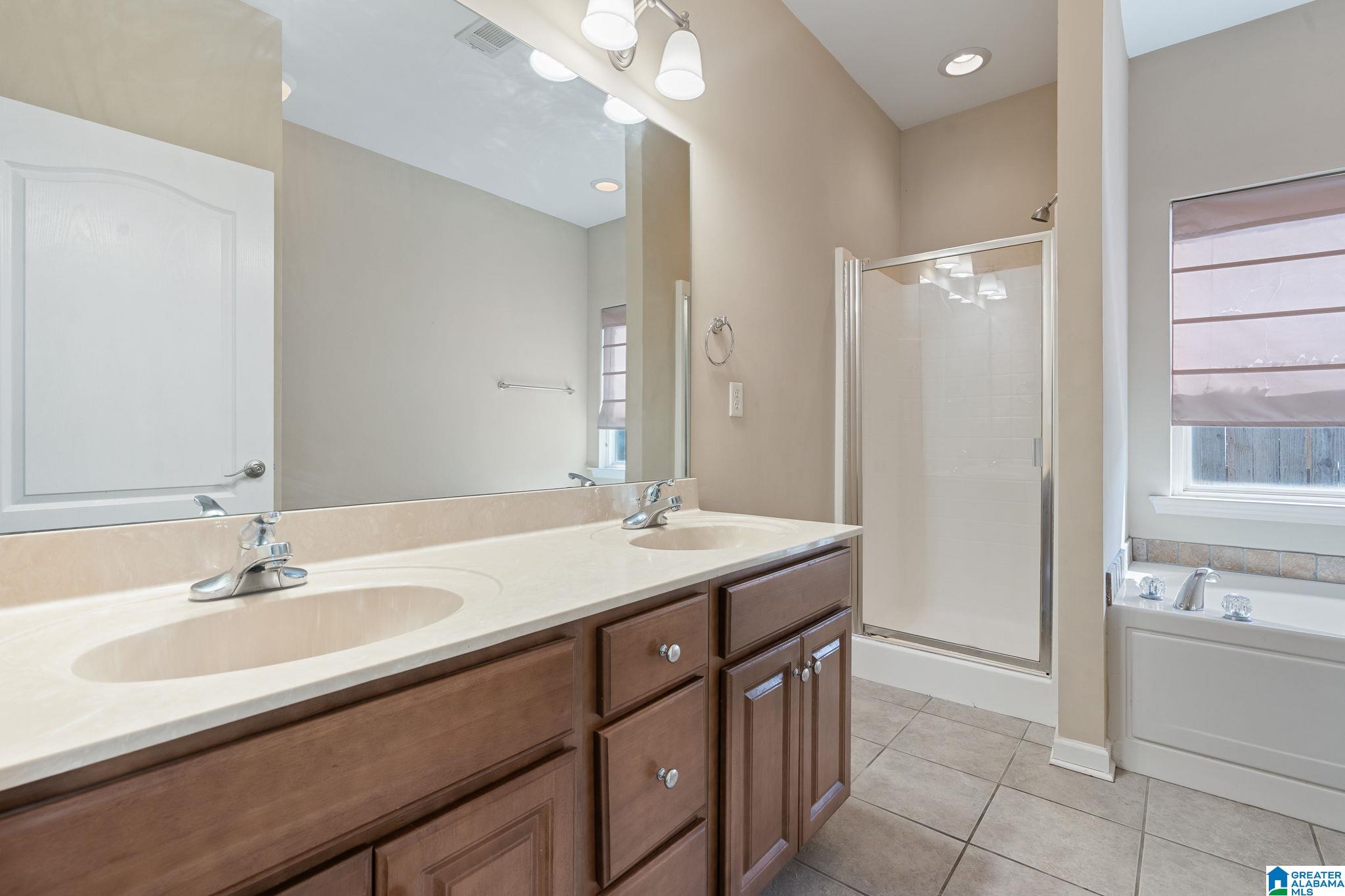 2813 OXMOOR GLEN DRIVE