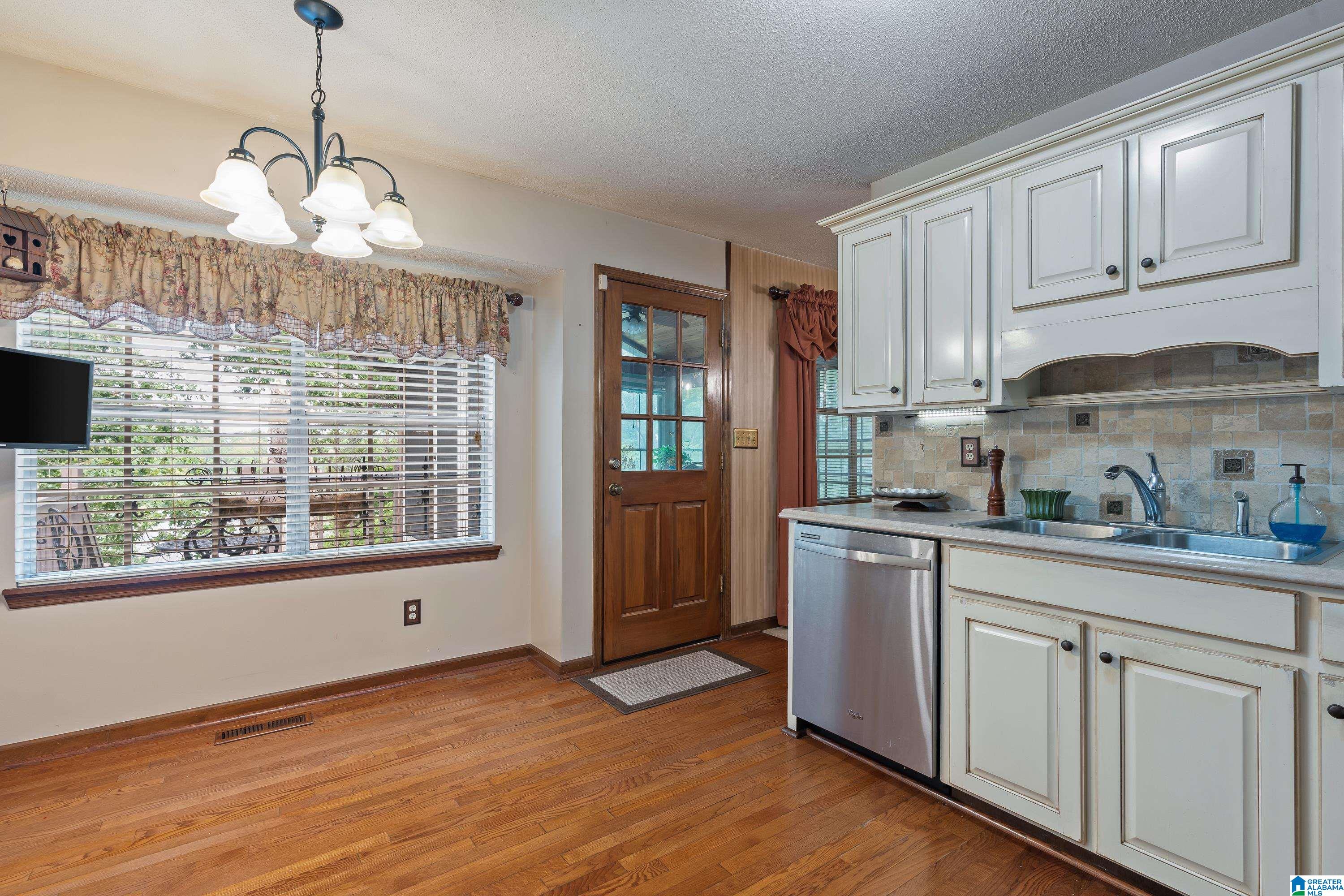 1942 WATERVIEW CIRCLE