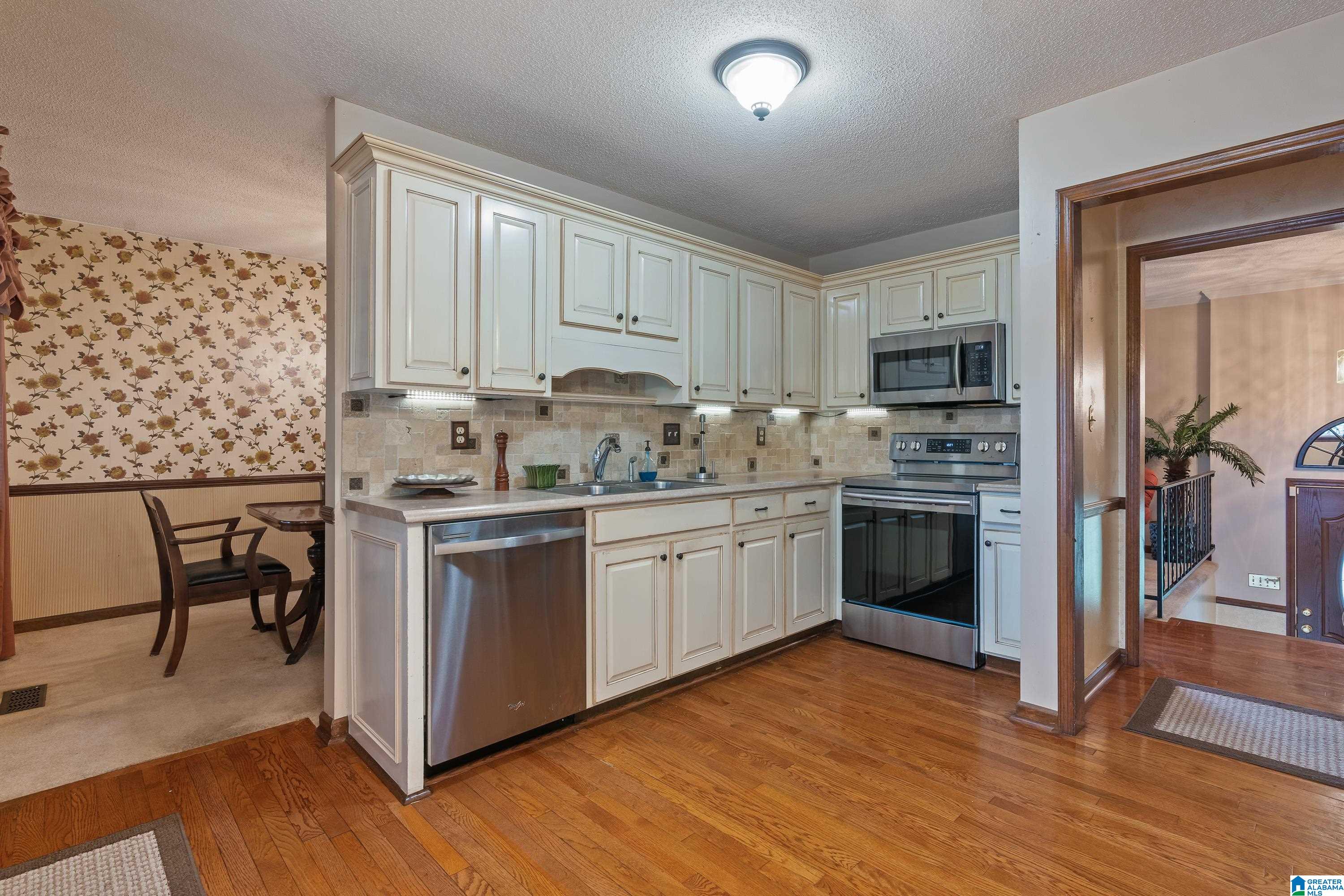 1942 WATERVIEW CIRCLE