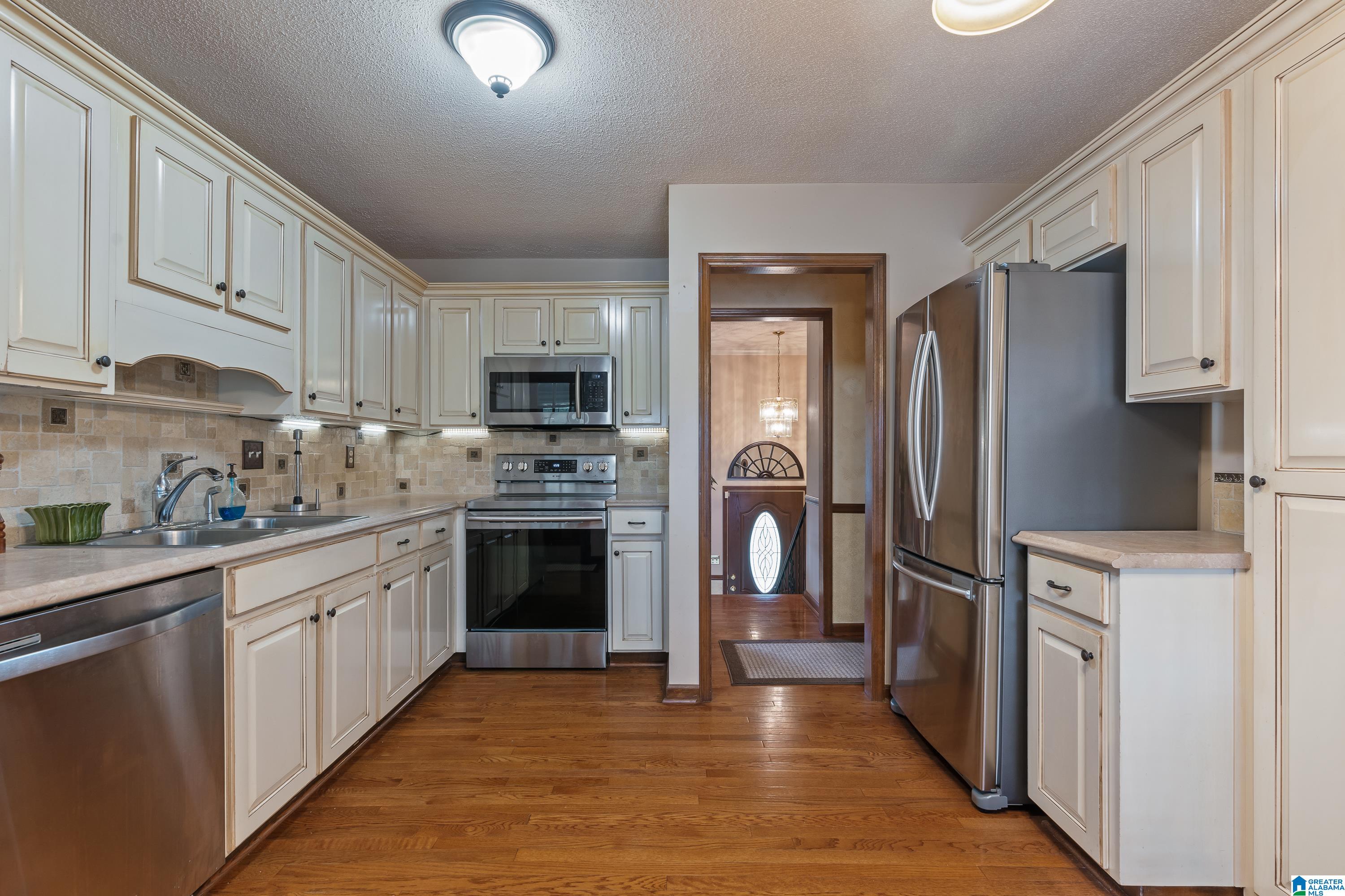 1942 WATERVIEW CIRCLE