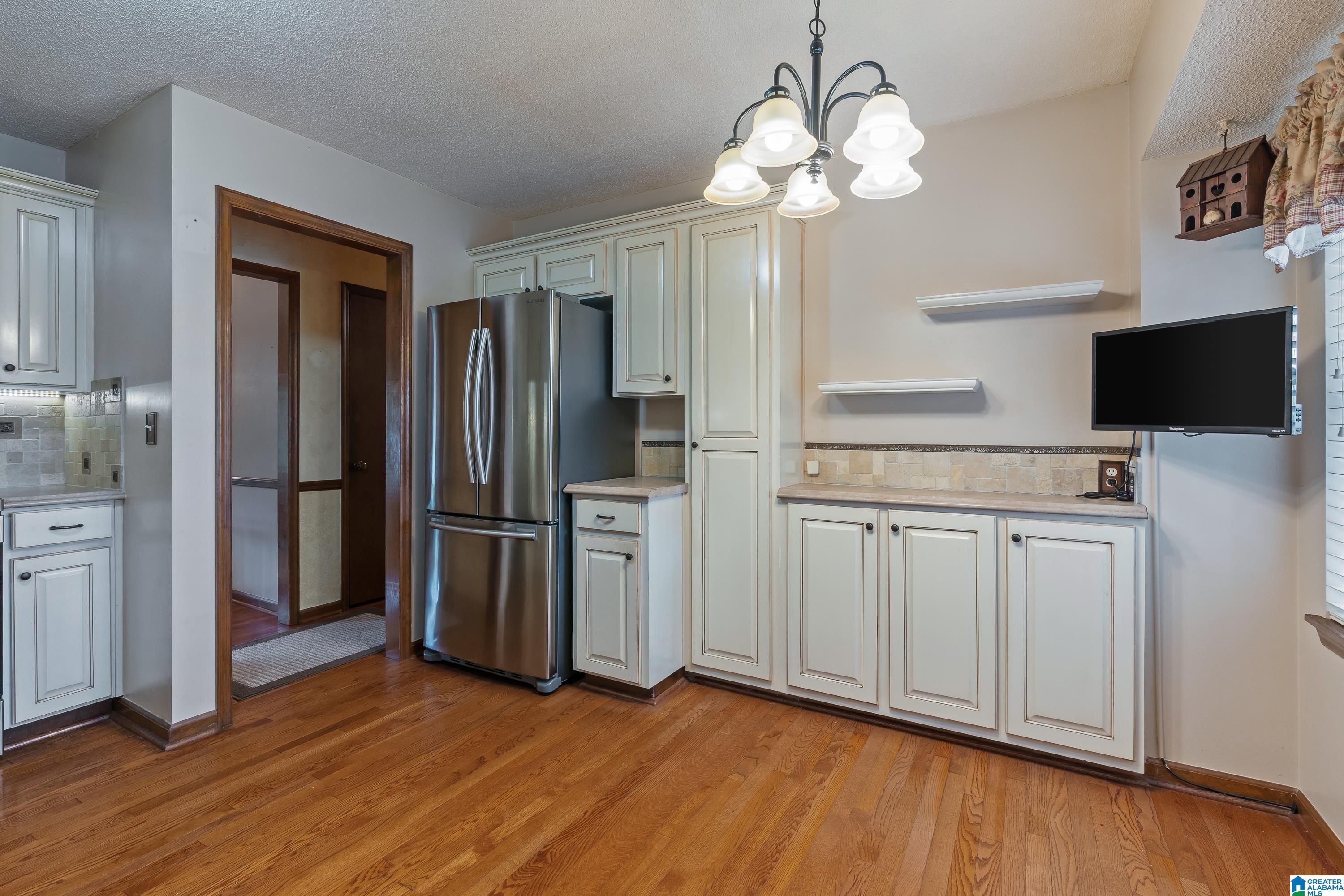 1942 WATERVIEW CIRCLE