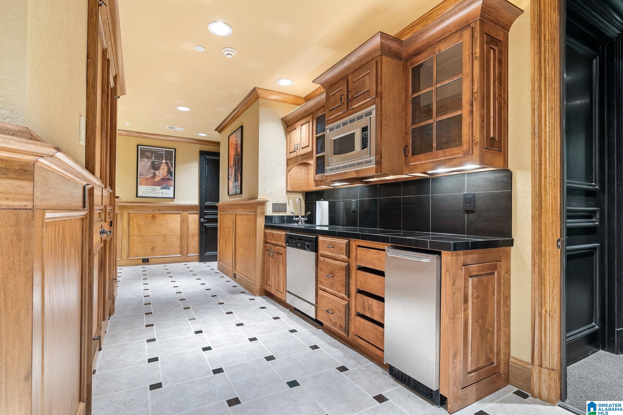 487 SPRING VALLEY DRIVE