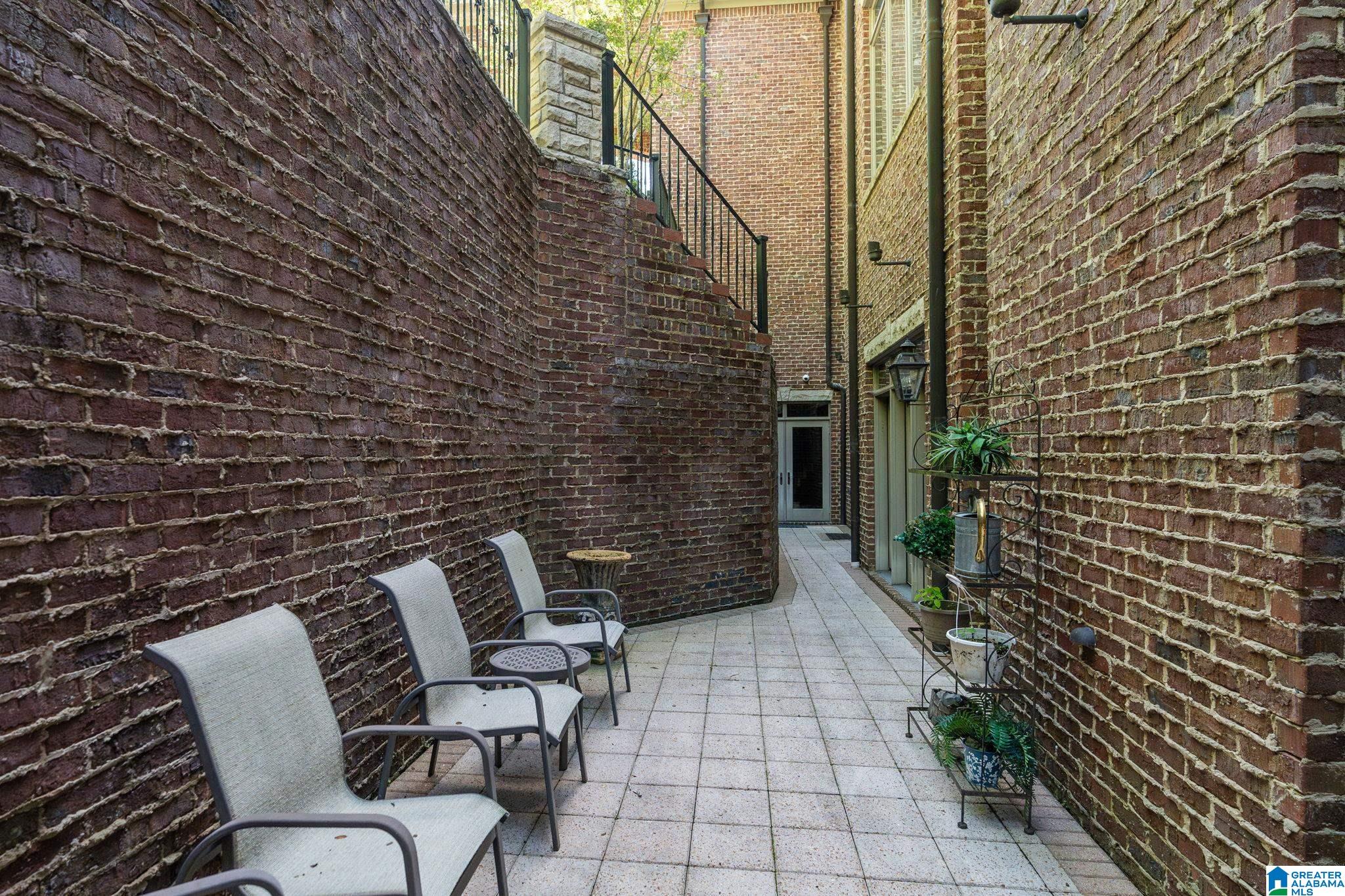 487 SPRING VALLEY DRIVE