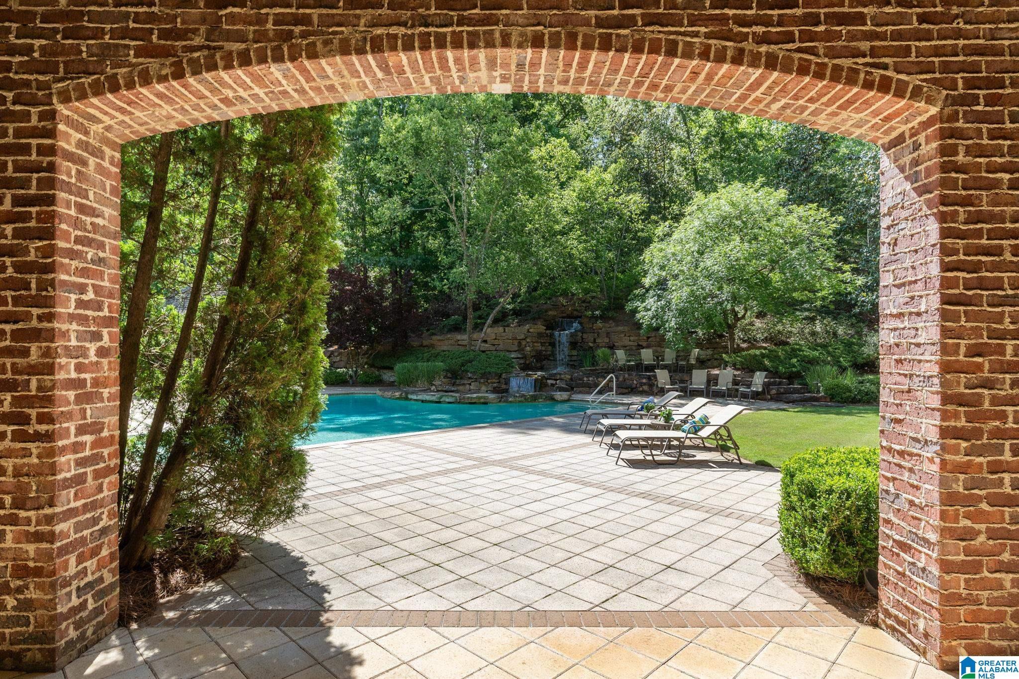 487 SPRING VALLEY DRIVE