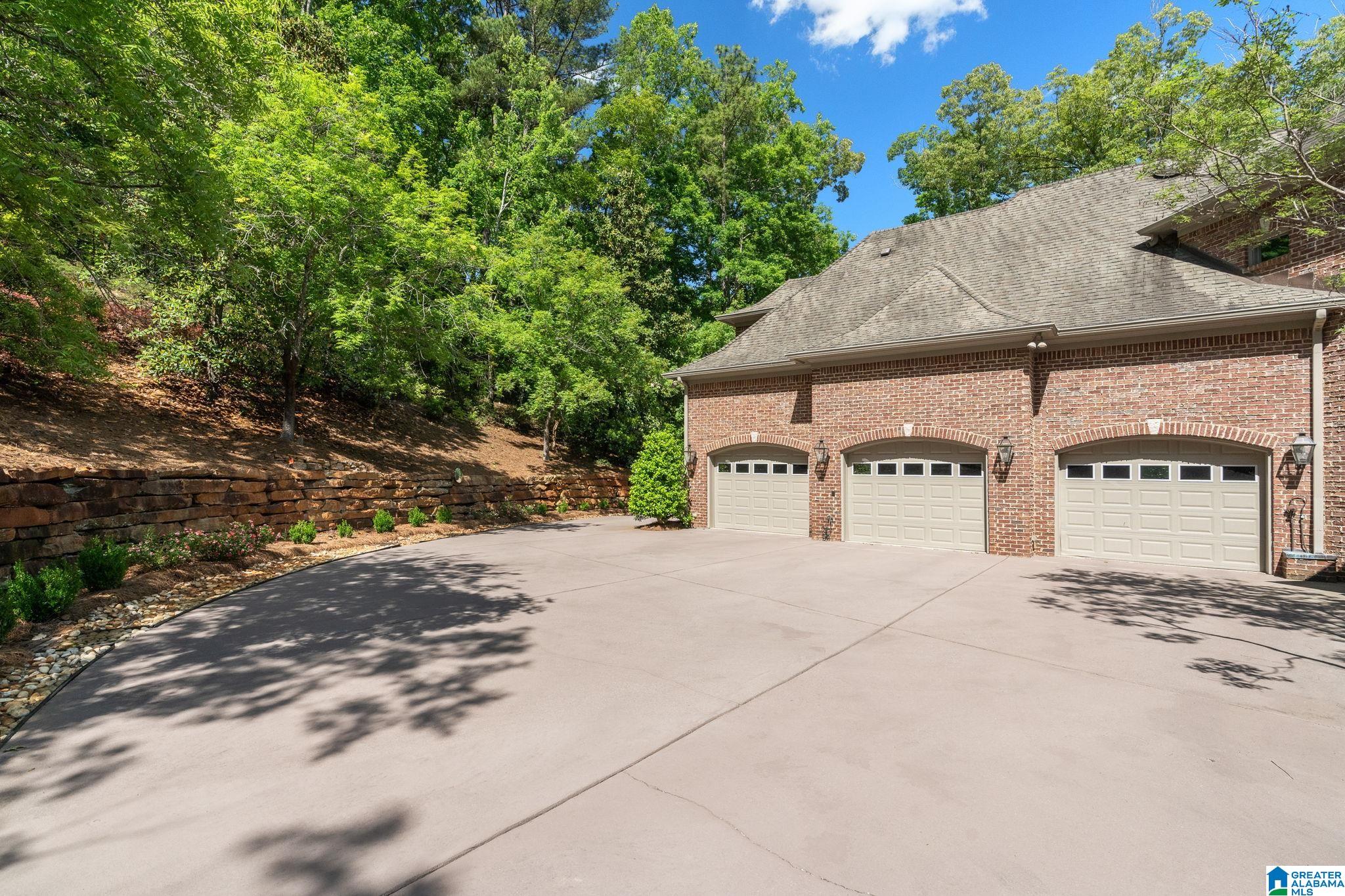 487 SPRING VALLEY DRIVE