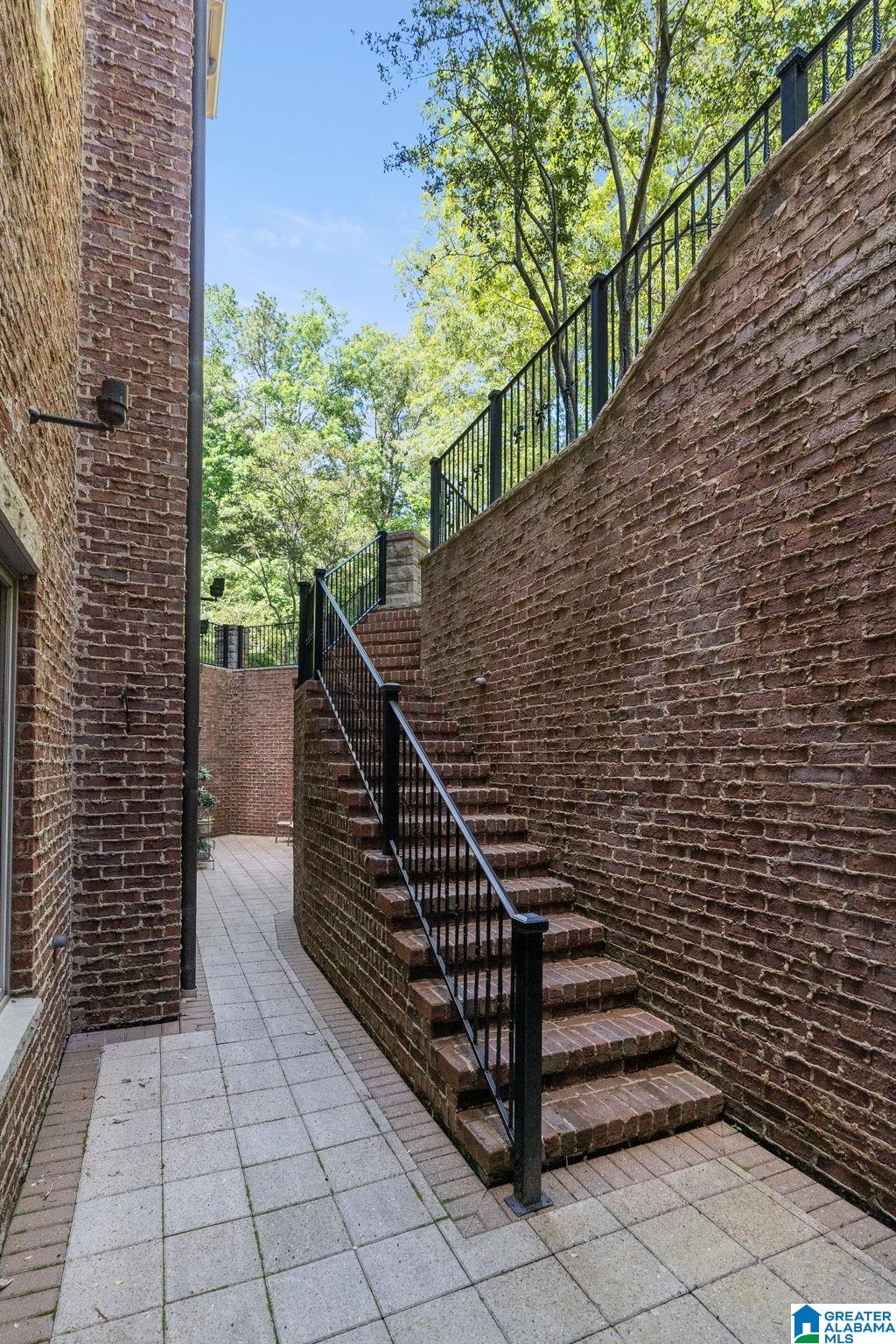 487 SPRING VALLEY DRIVE