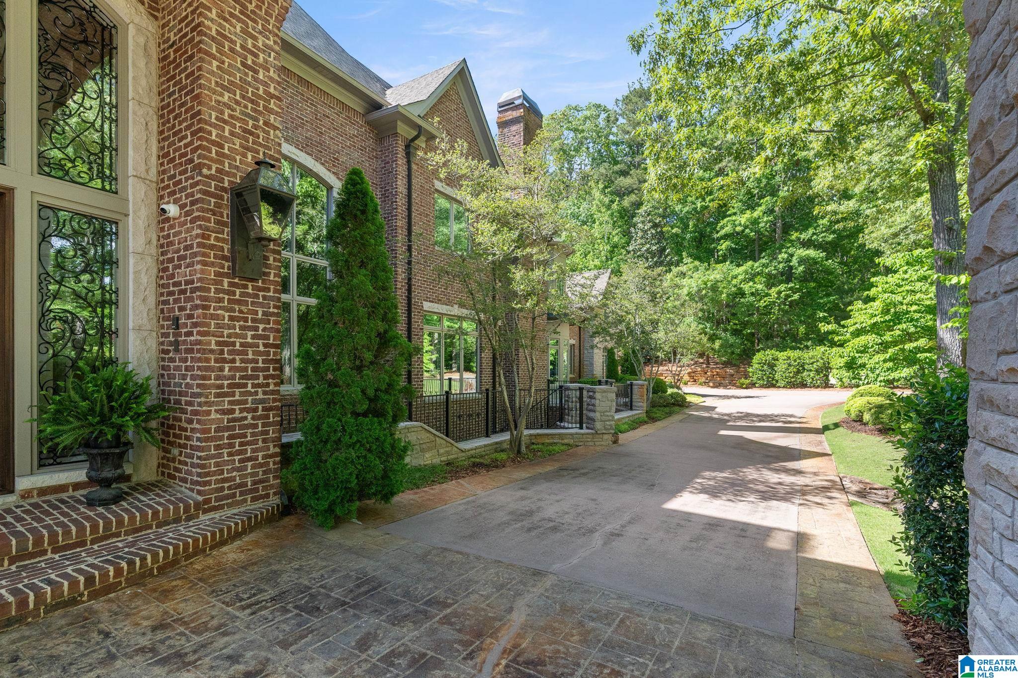 487 SPRING VALLEY DRIVE