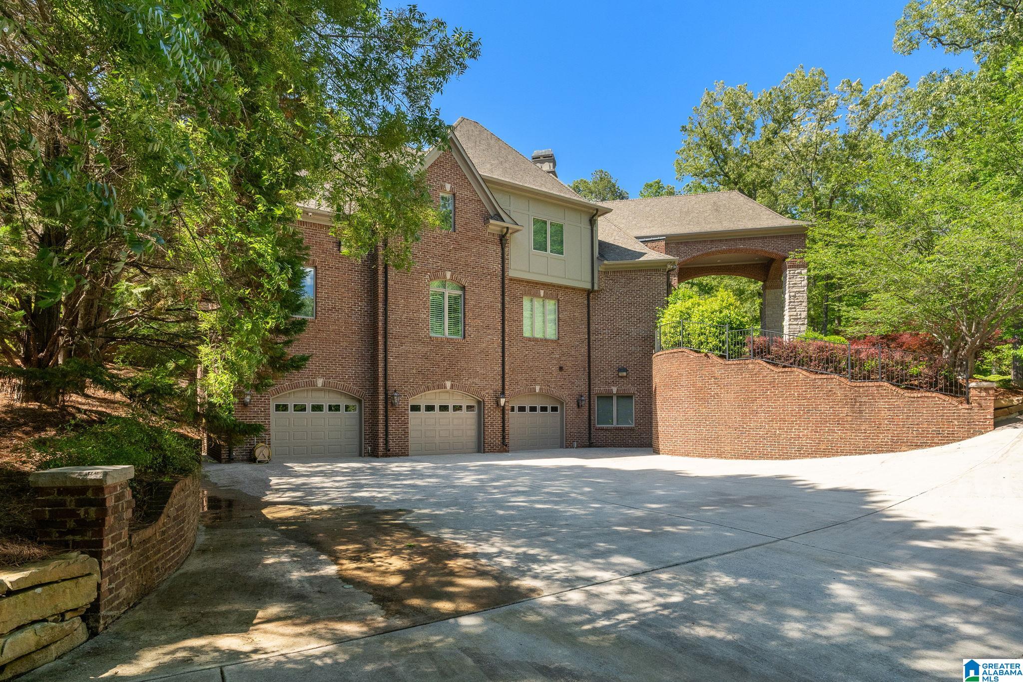 487 SPRING VALLEY DRIVE