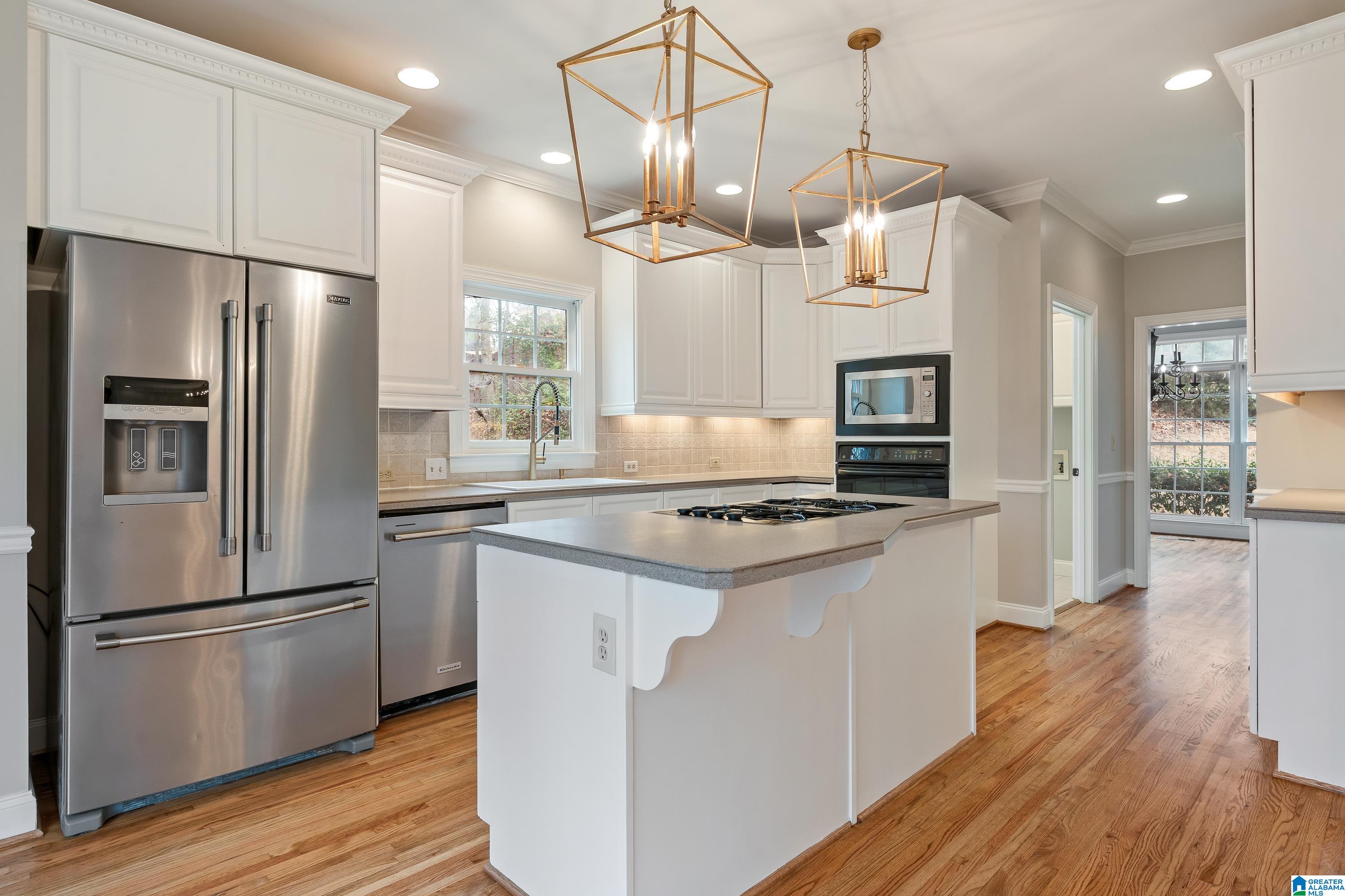 5205 SAPPHIRE COVE