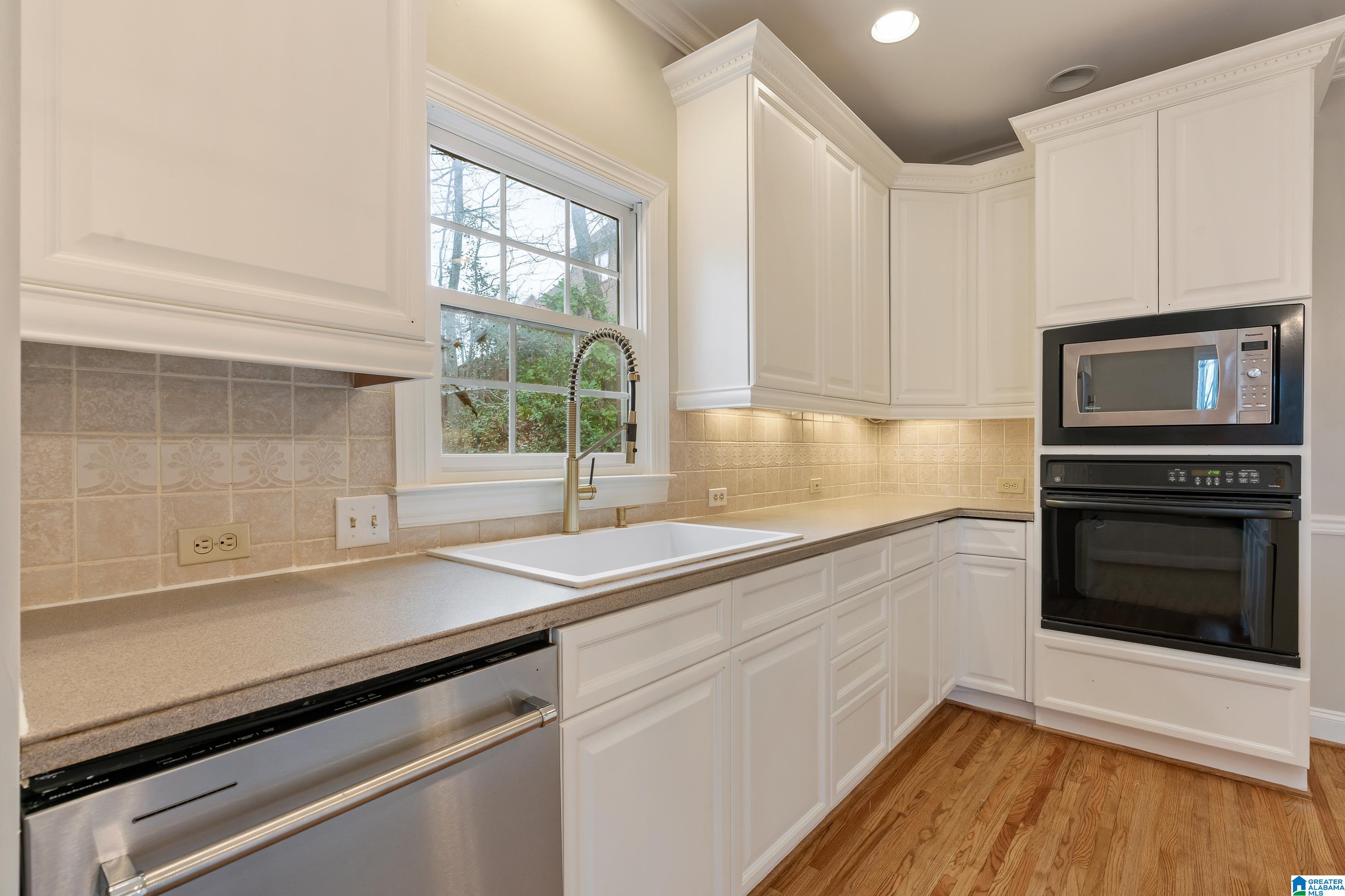 5205 SAPPHIRE COVE