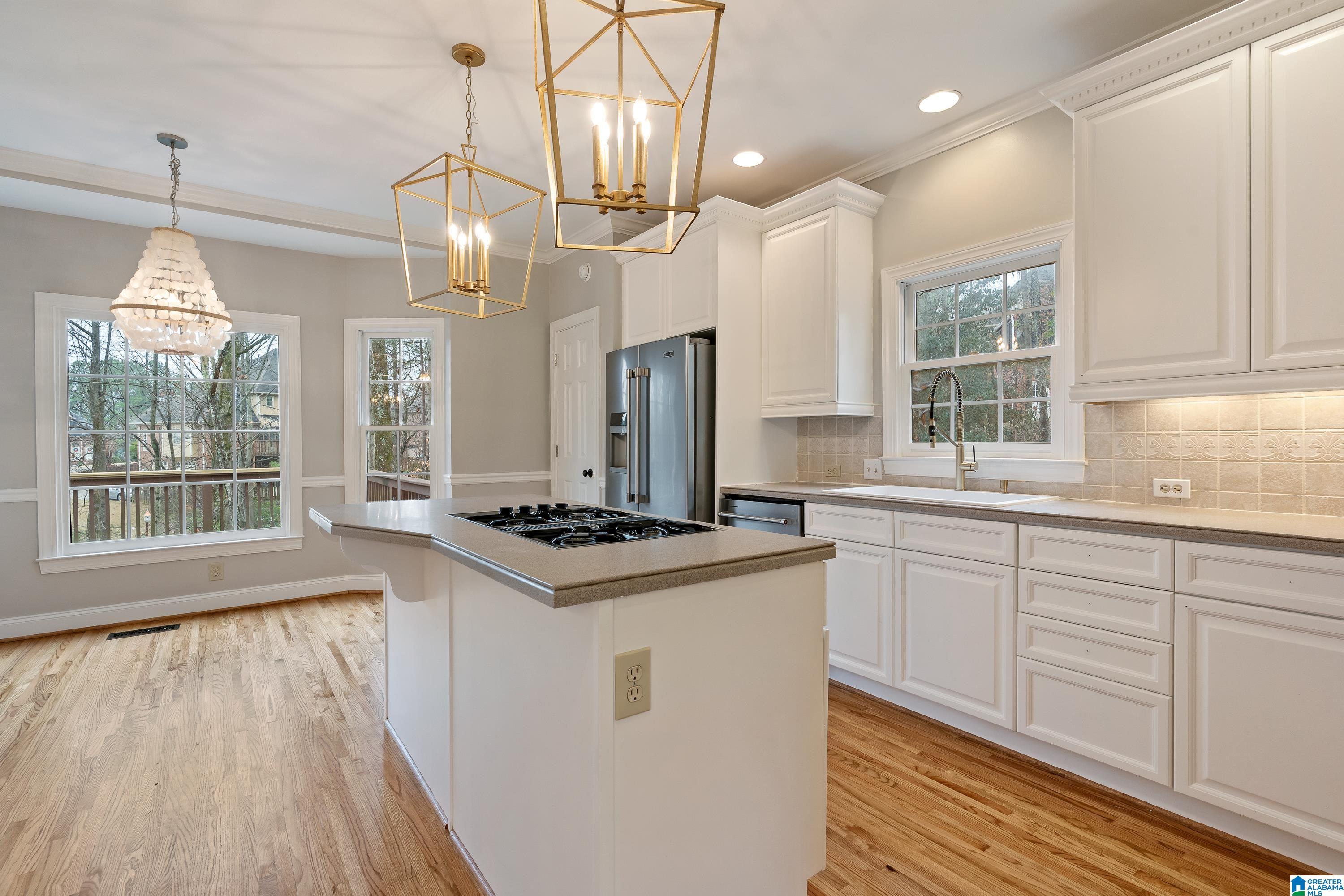 5205 SAPPHIRE COVE