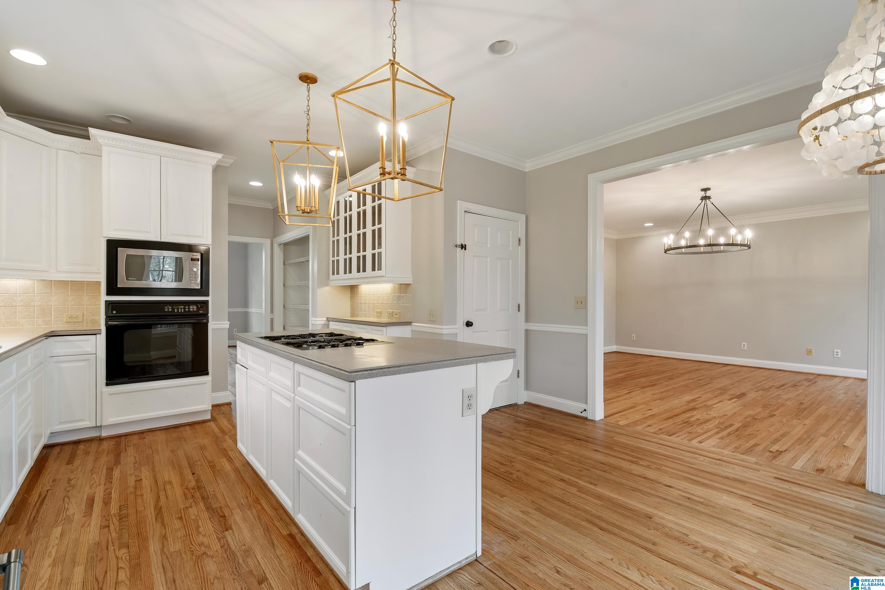 5205 SAPPHIRE COVE