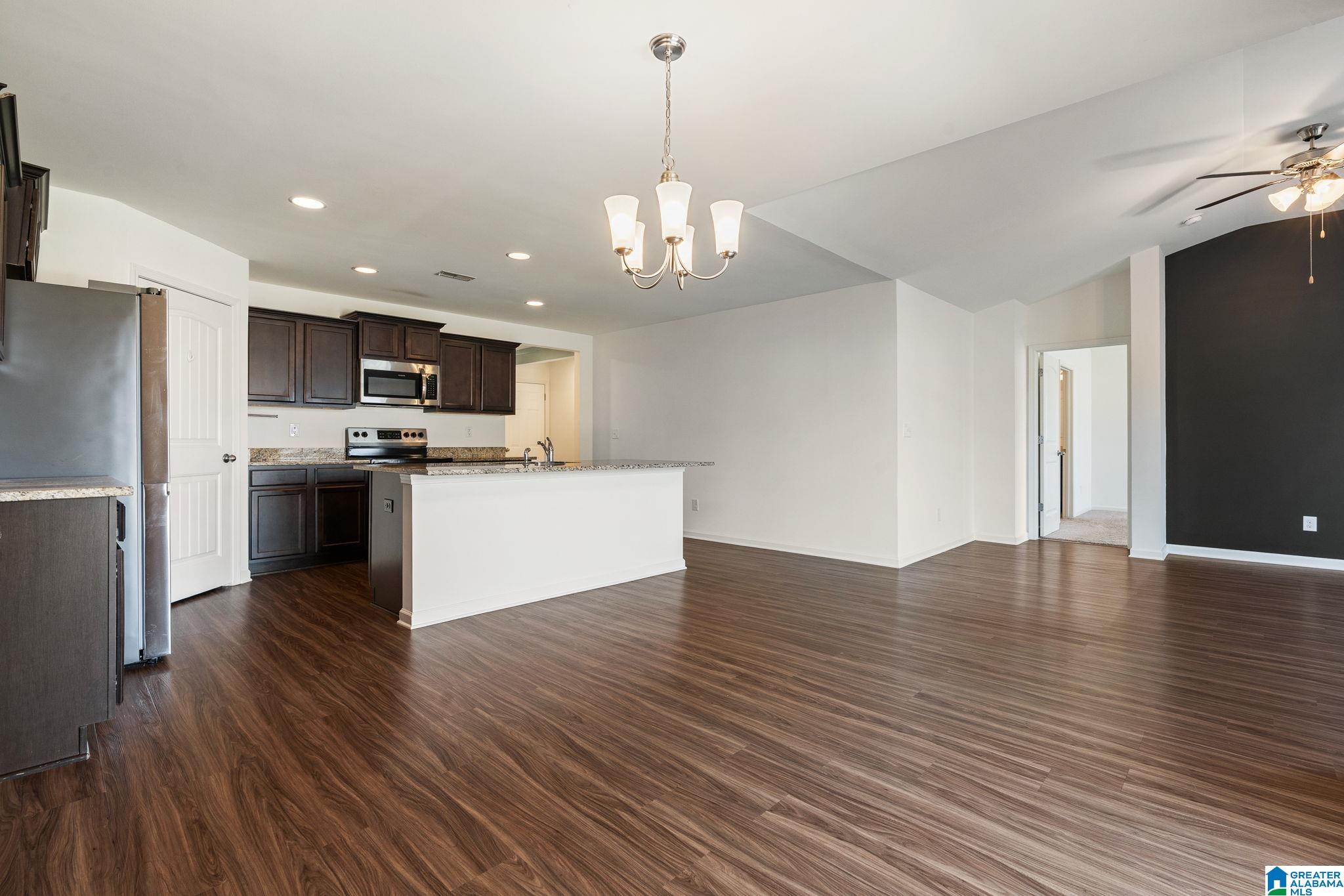 216 LEONARDS COURT