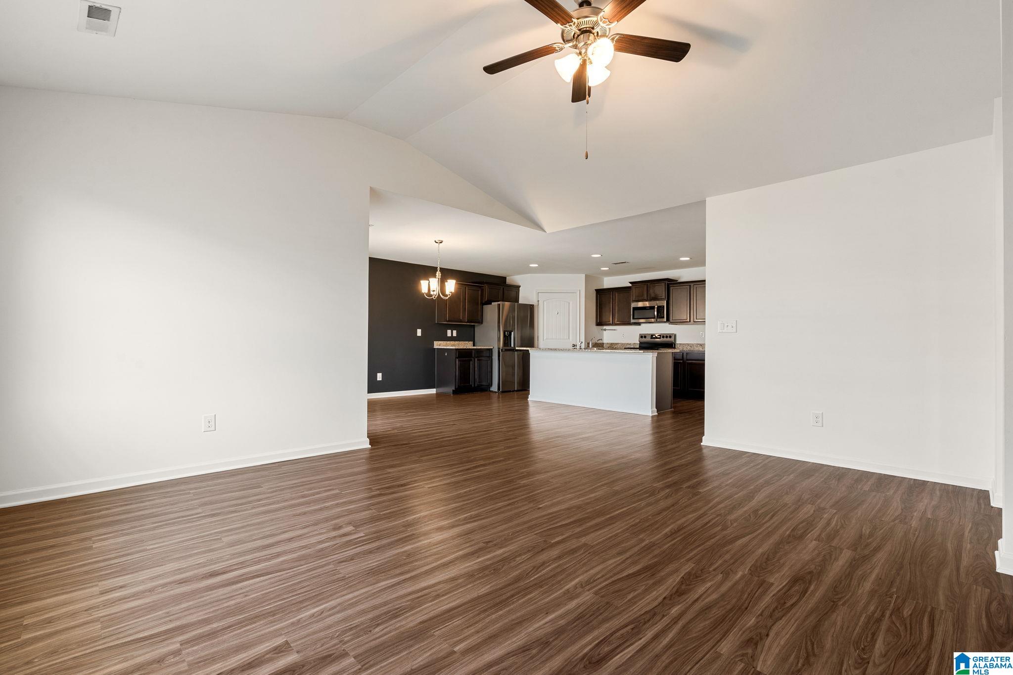 216 LEONARDS COURT