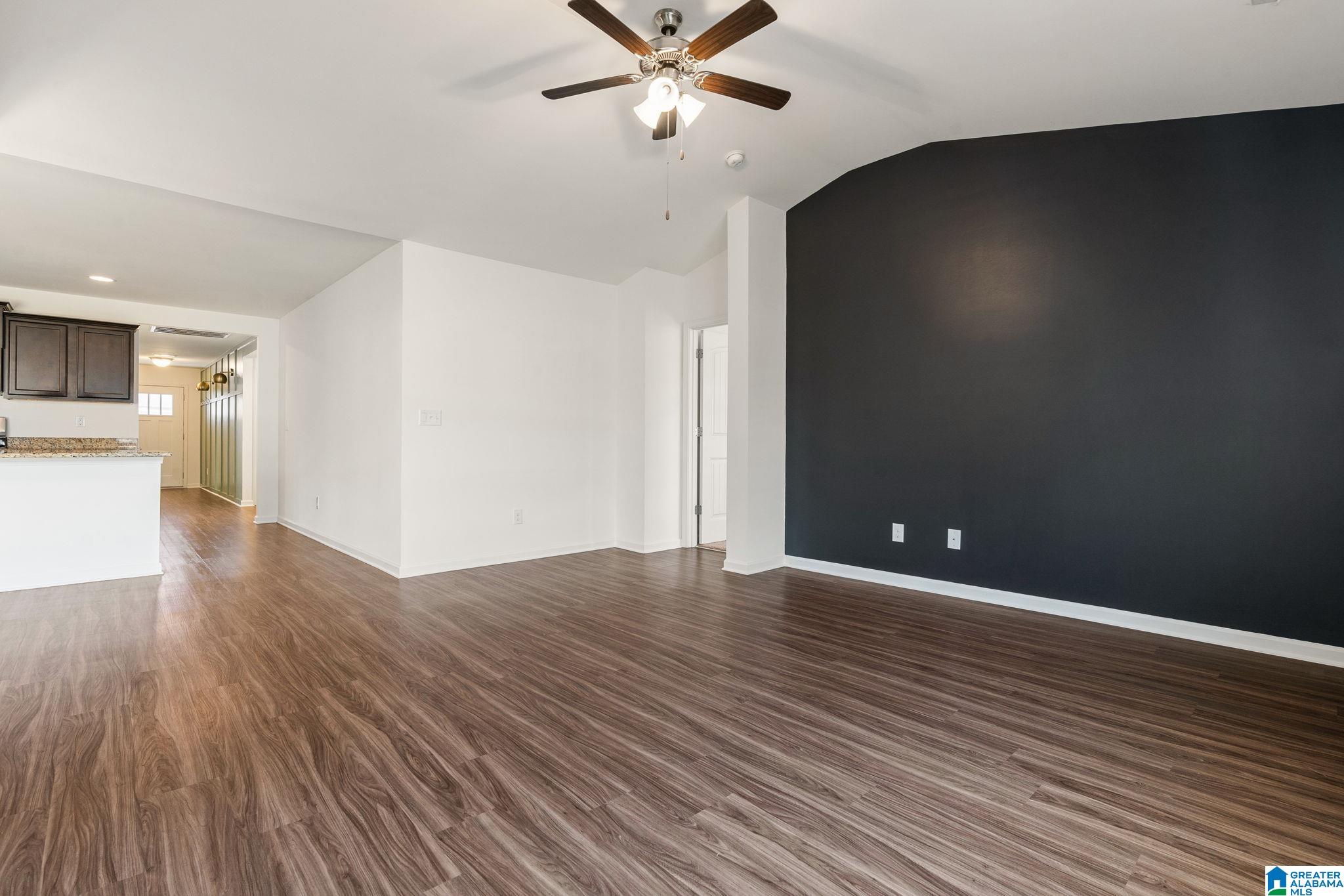 216 LEONARDS COURT