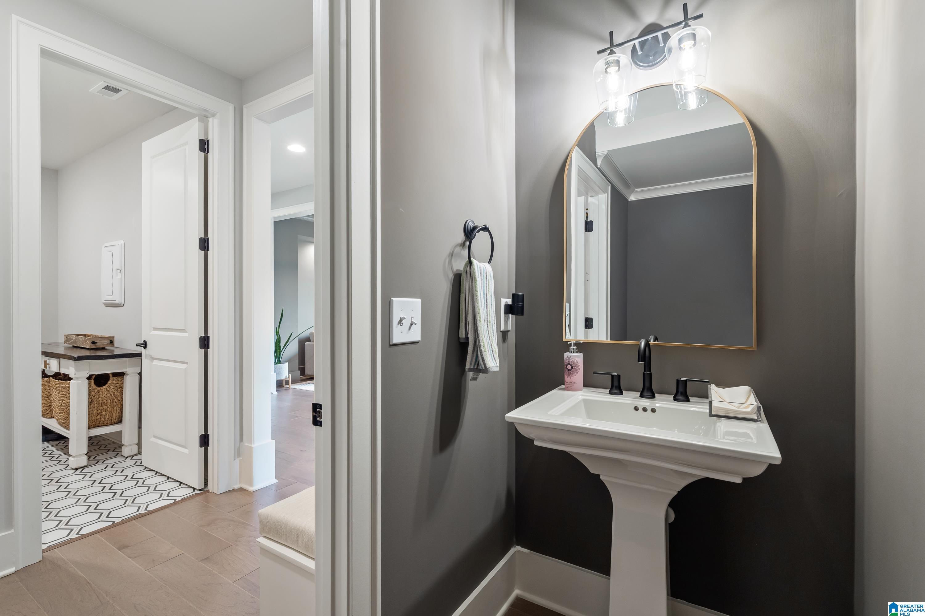 2933 BLACKRIDGE PLACE