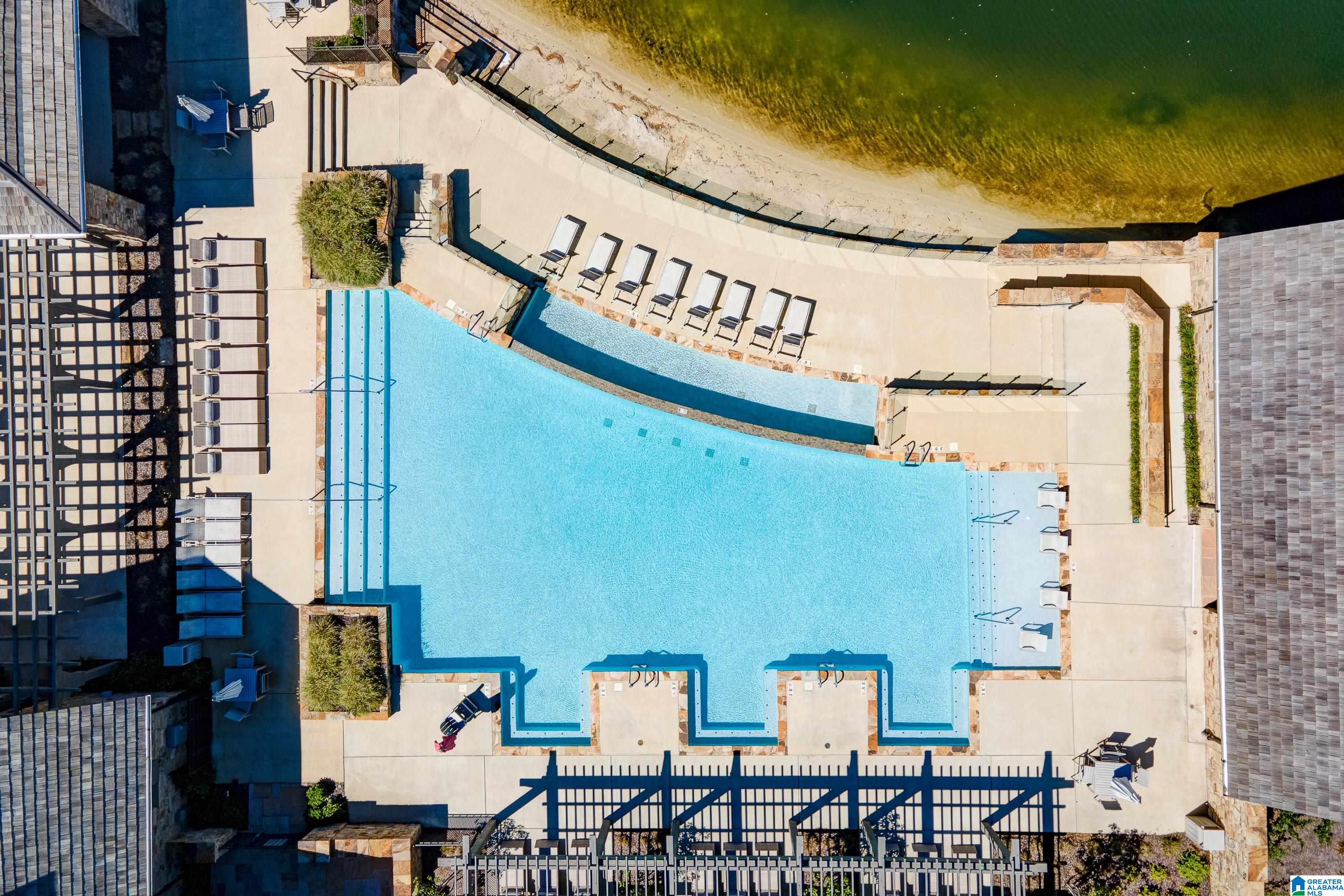 2933 BLACKRIDGE PLACE