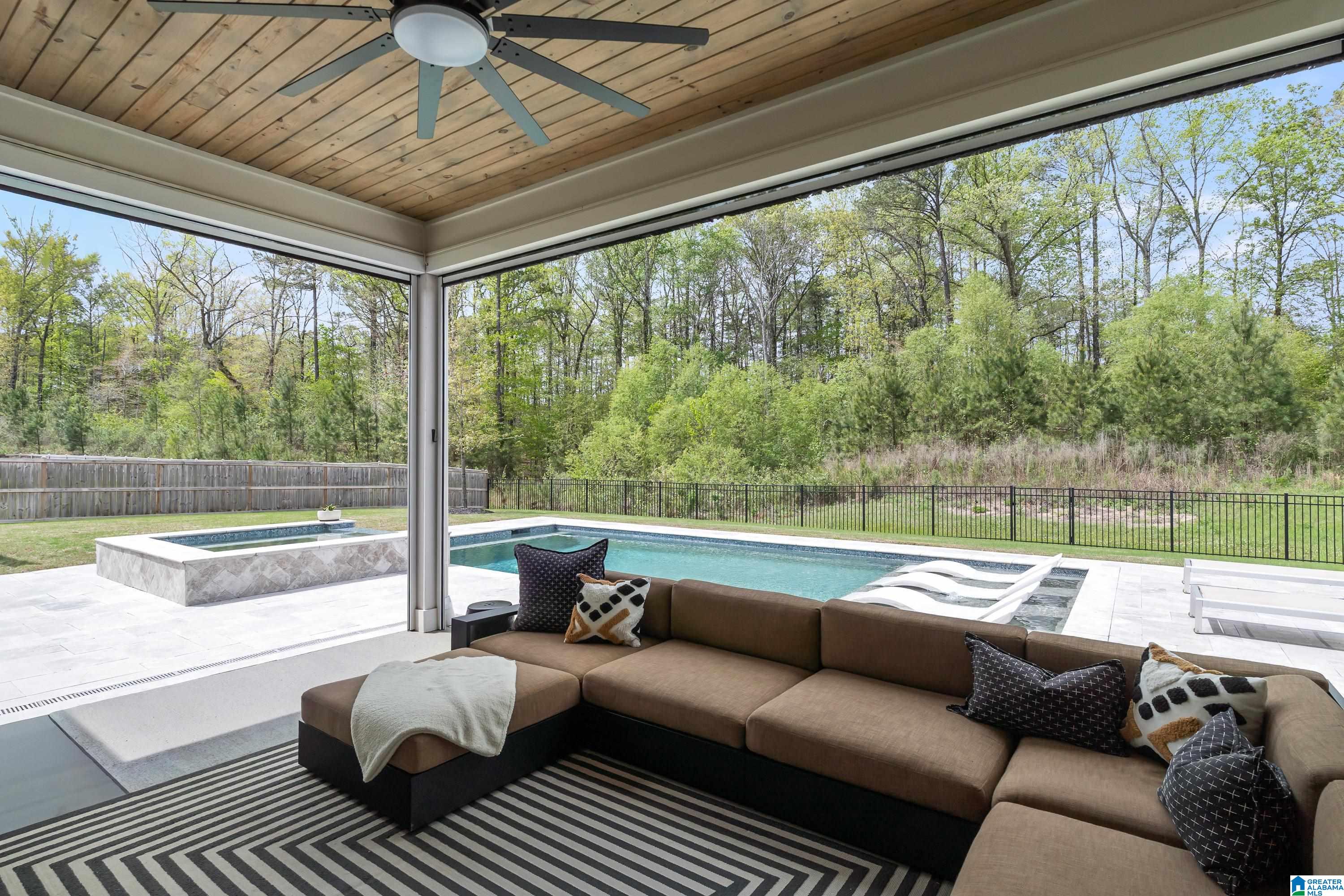 2933 BLACKRIDGE PLACE