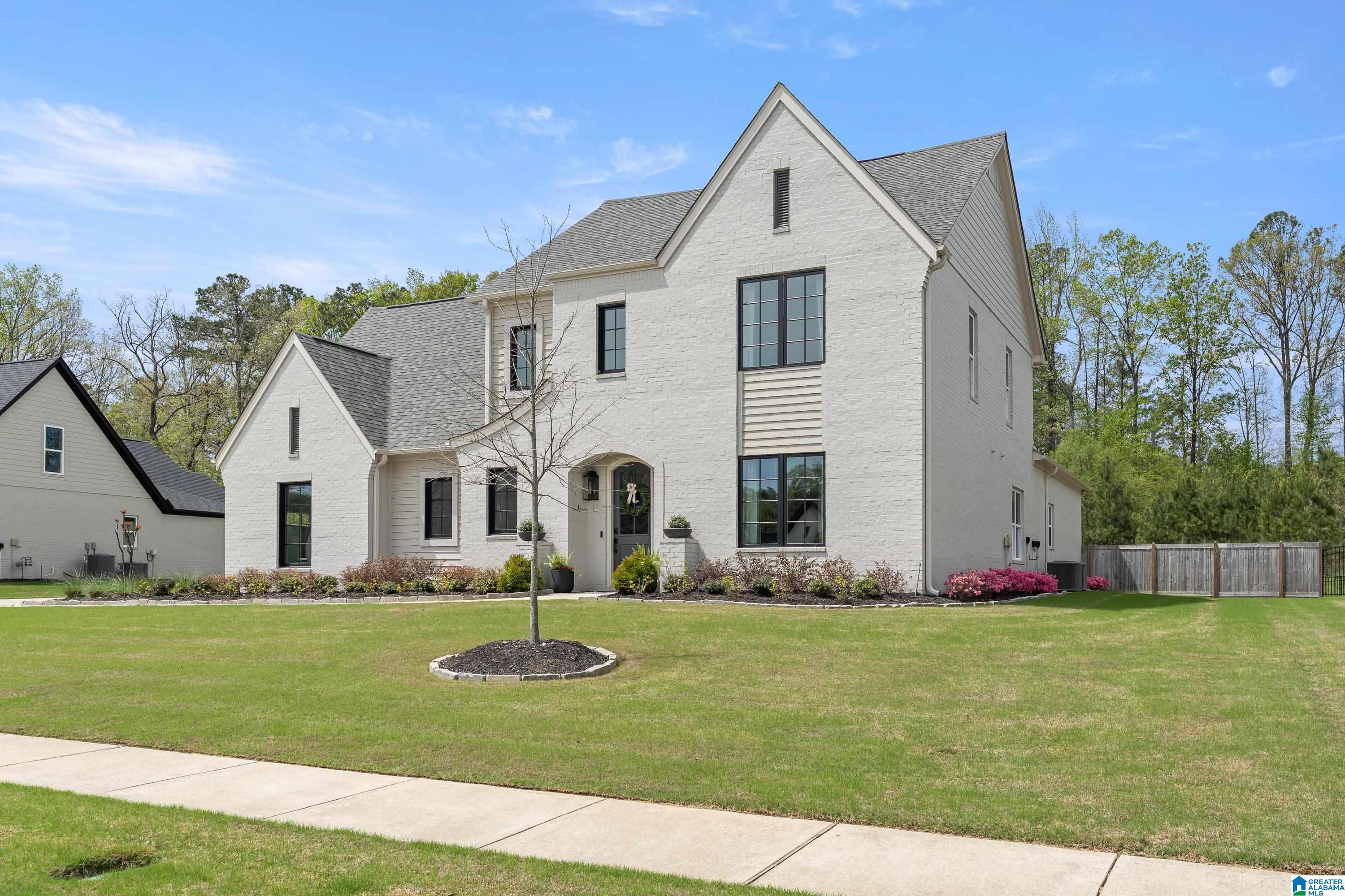 2933 BLACKRIDGE PLACE