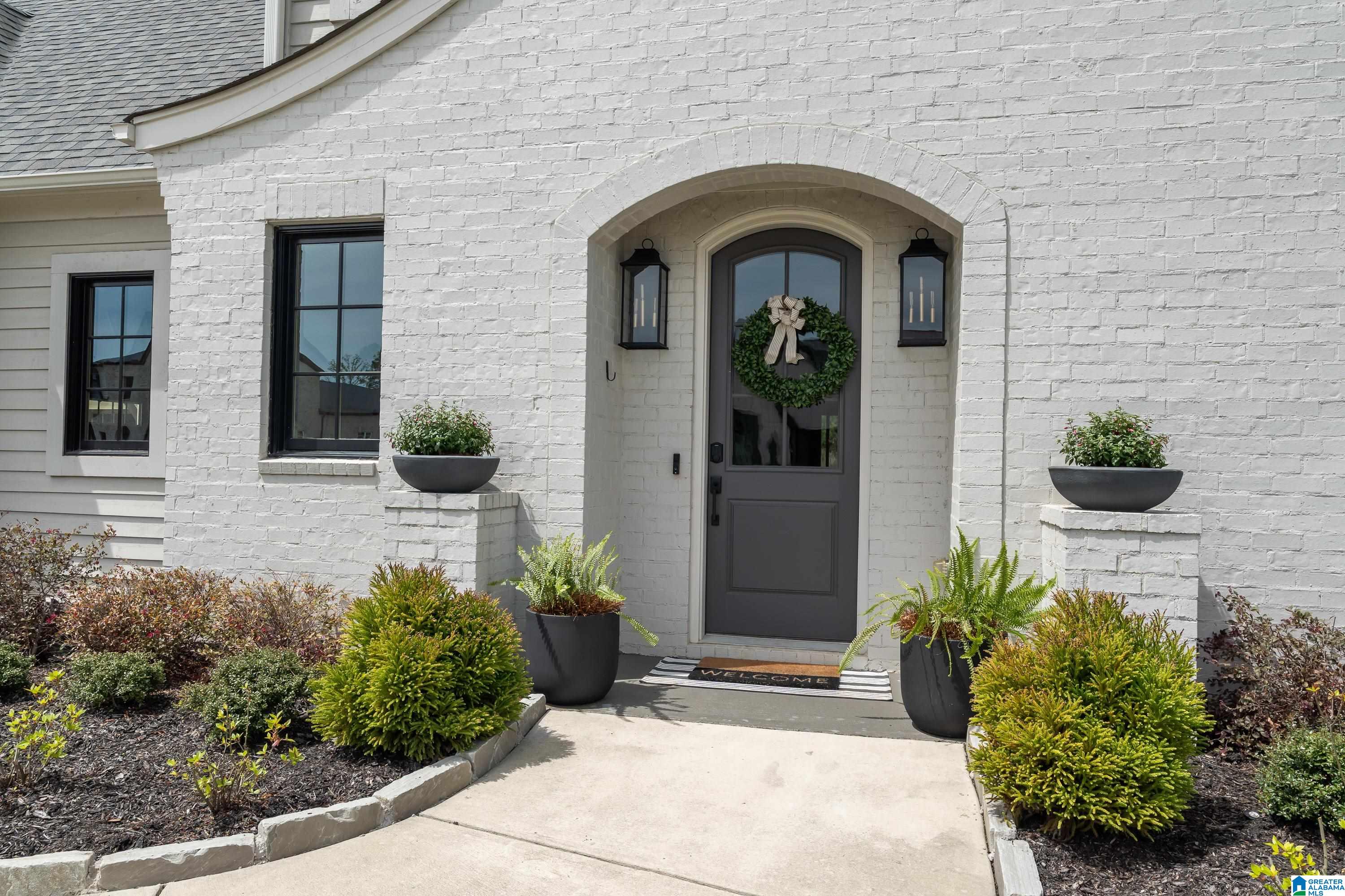 2933 BLACKRIDGE PLACE