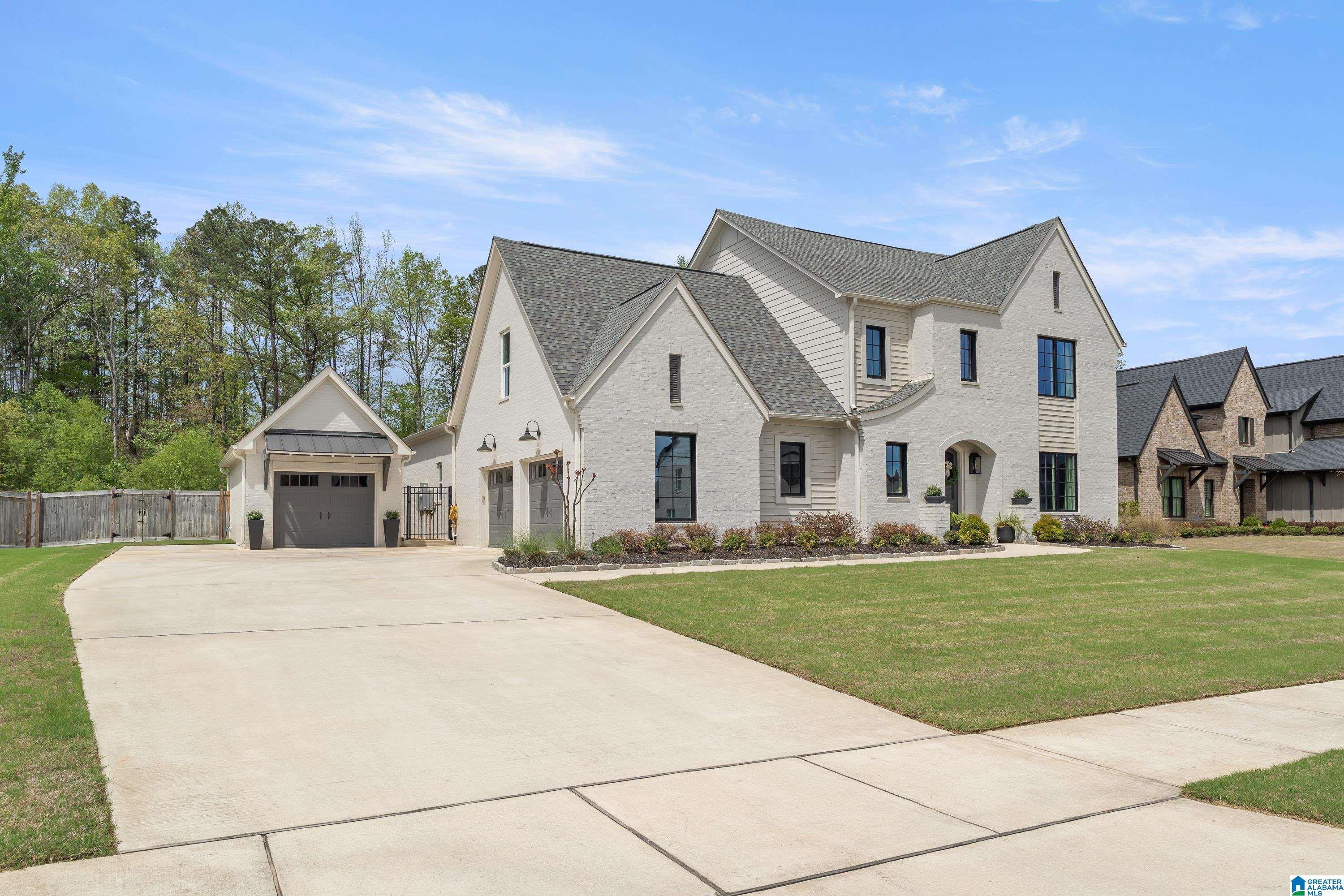 2933 BLACKRIDGE PLACE