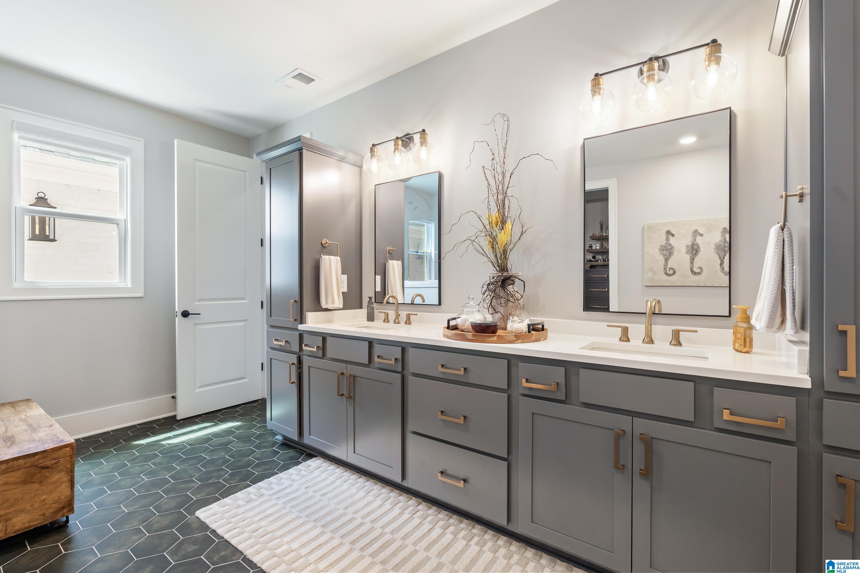 2933 BLACKRIDGE PLACE